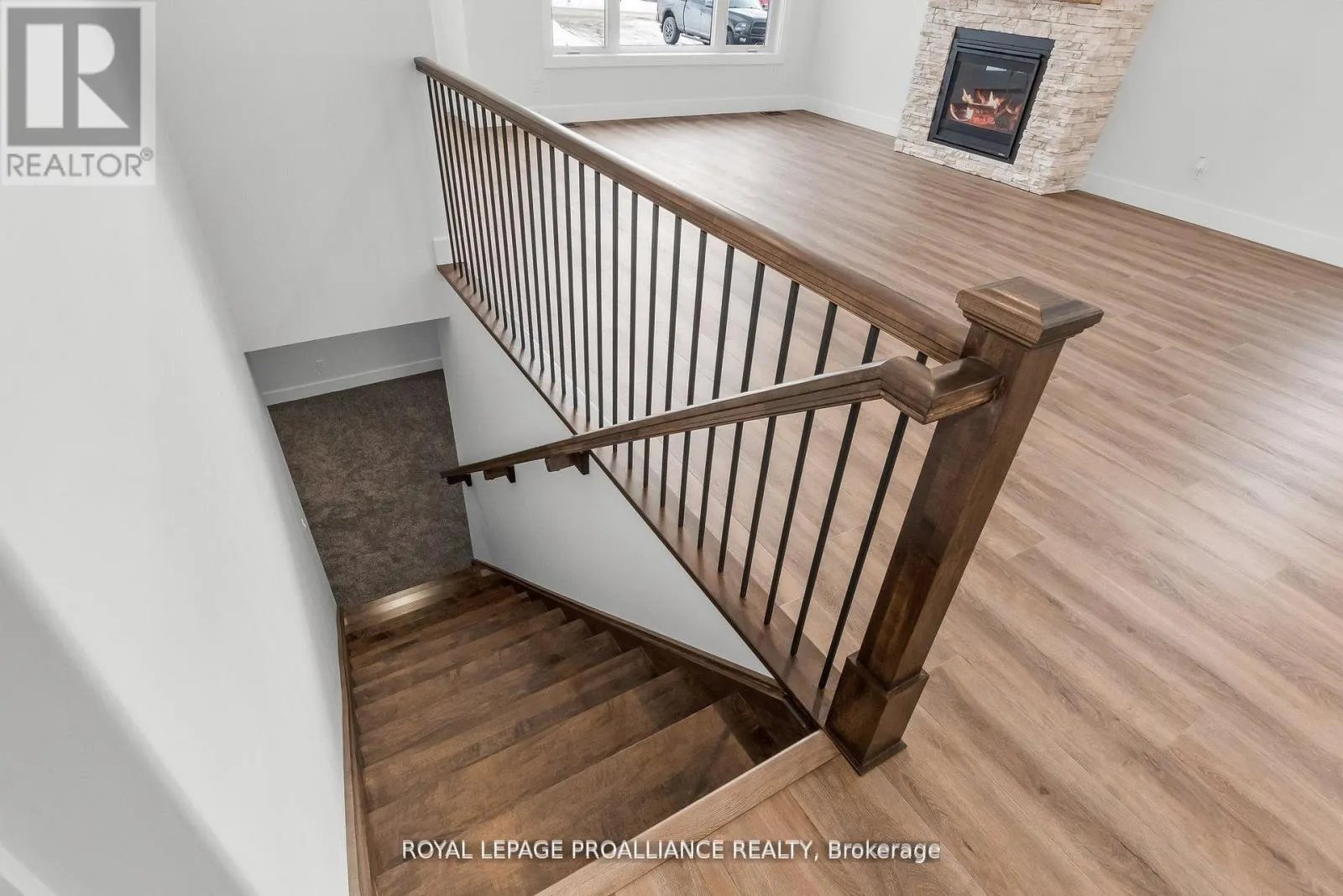38 RIVERSIDE TRAIL