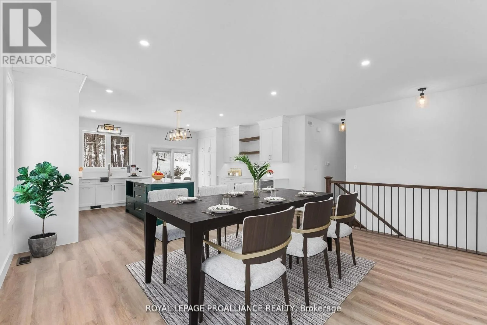 38 RIVERSIDE TRAIL