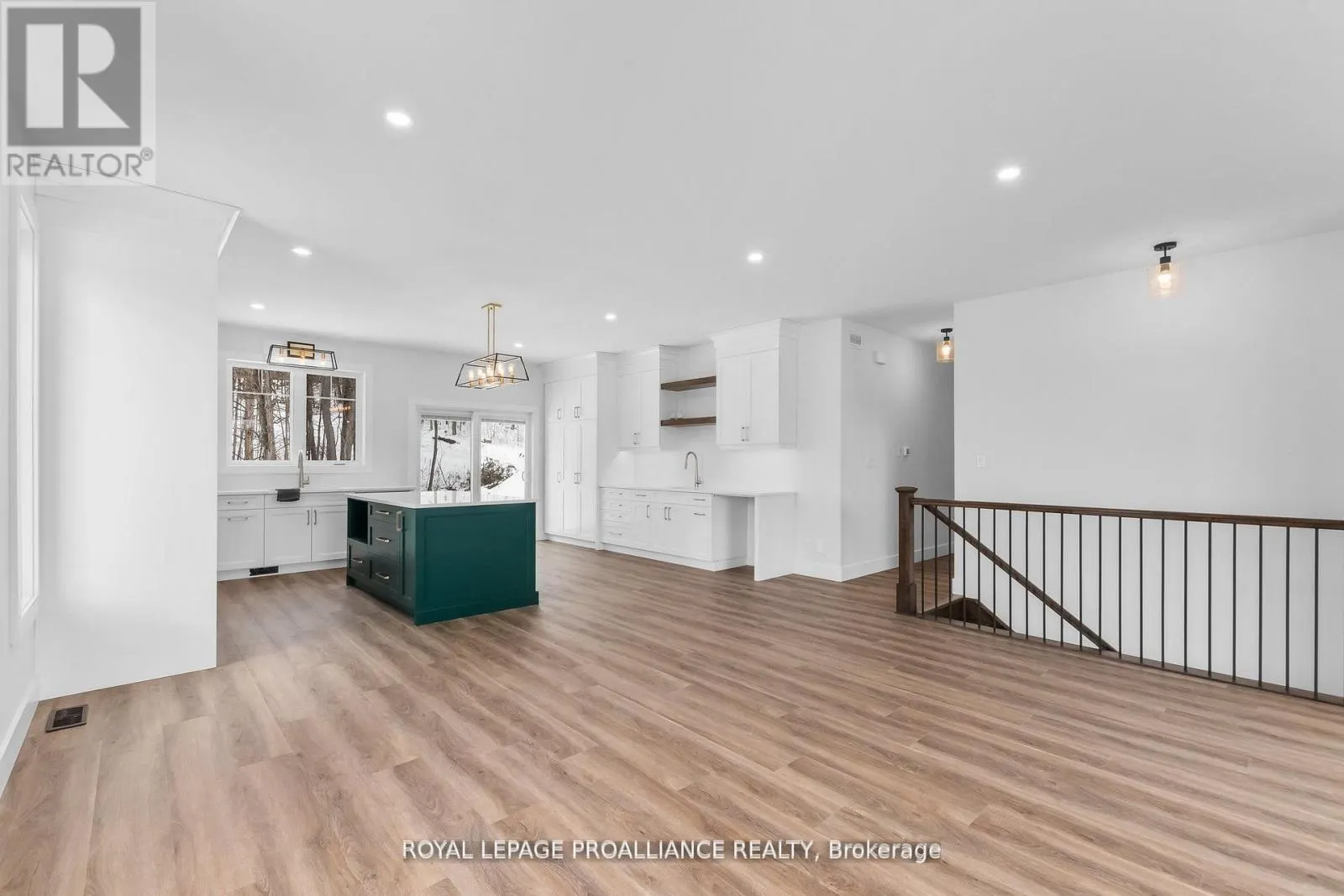 38 RIVERSIDE TRAIL