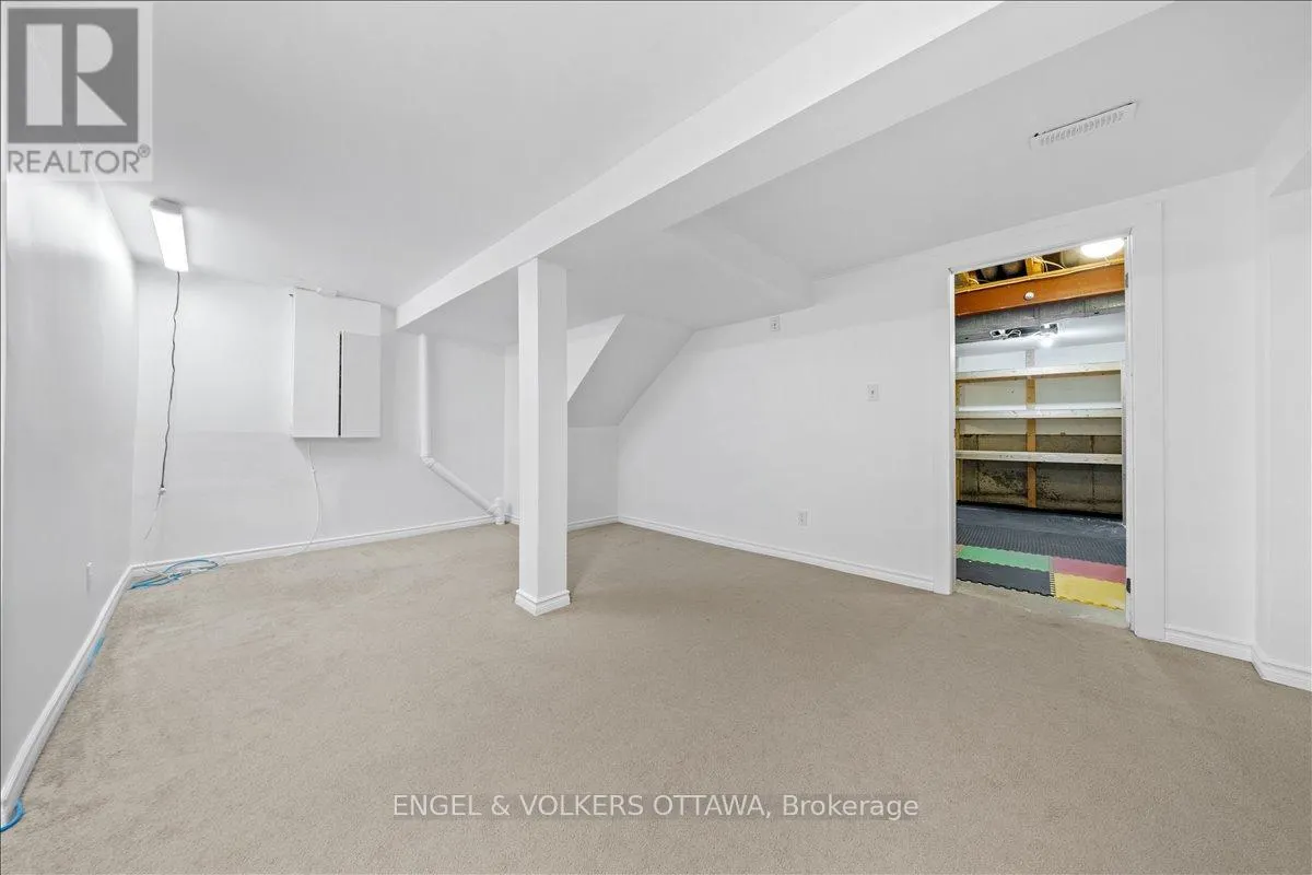 713 MALIBU TERRACE