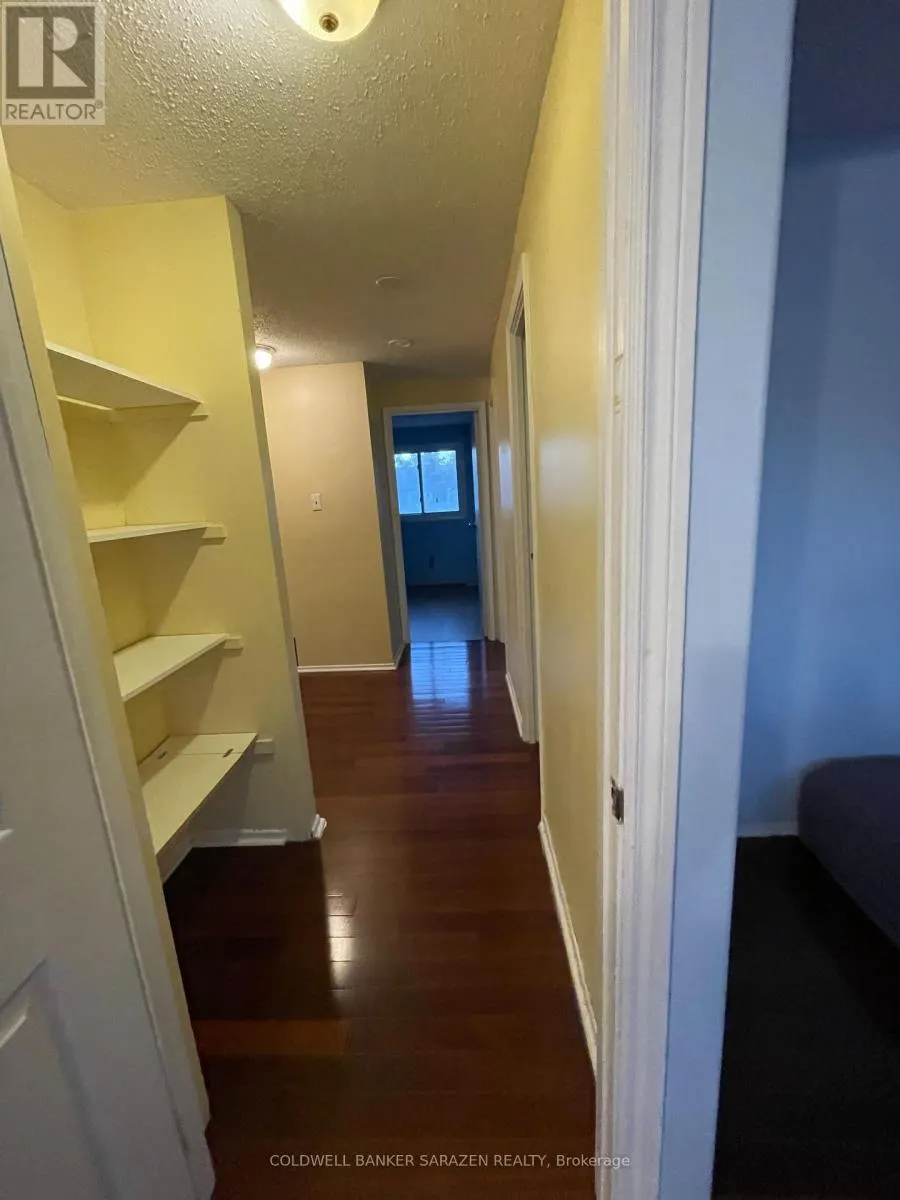 10 - 4868 HENDON WAY