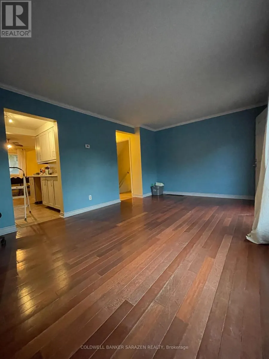 10 - 4868 HENDON WAY