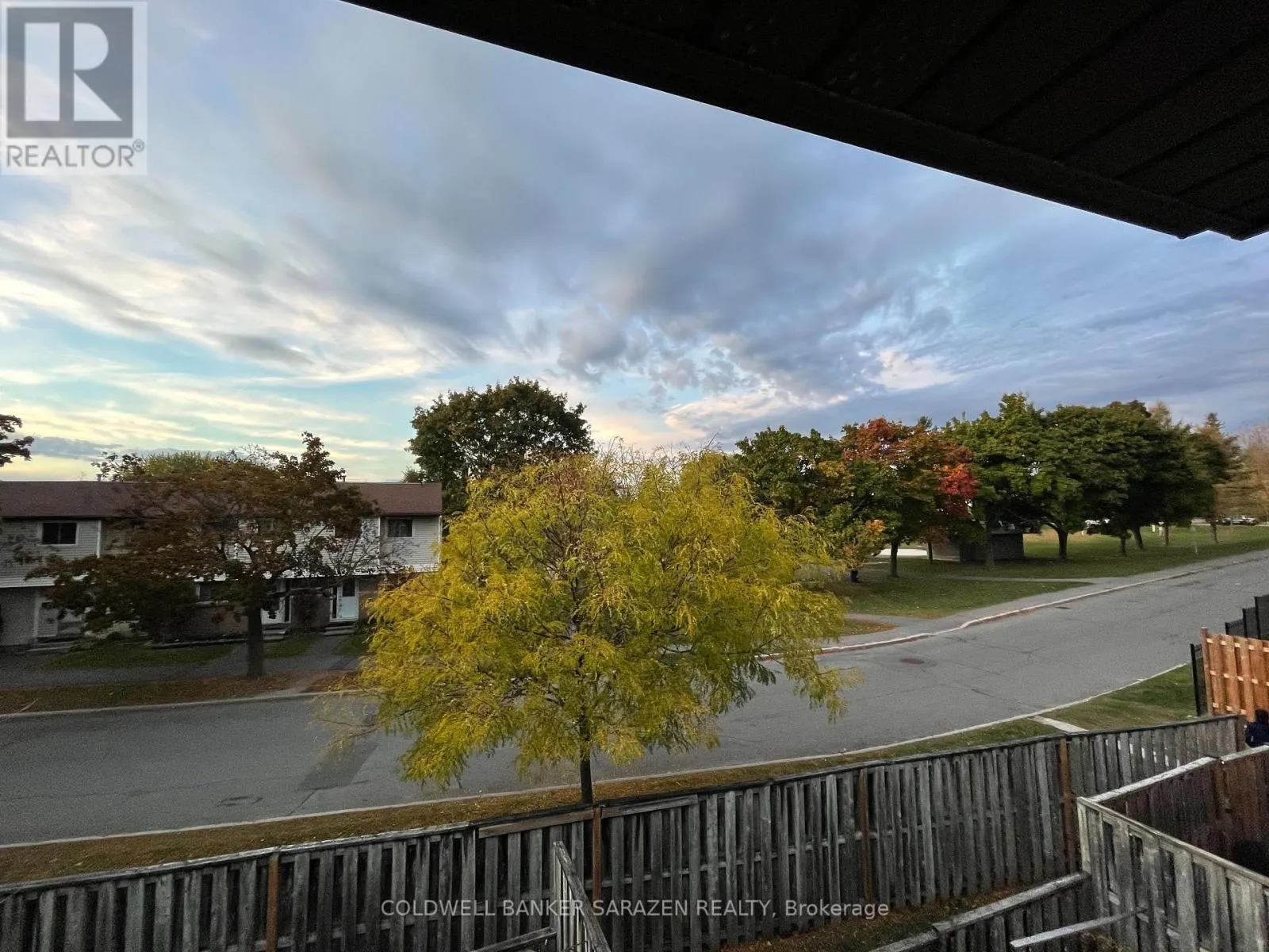 10 - 4868 HENDON WAY