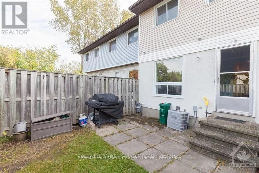 10 - 4868 HENDON WAY