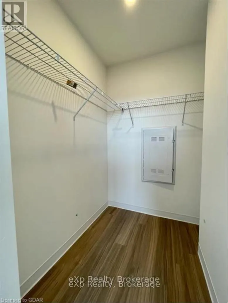 205 - 120 HURON STREET, #205