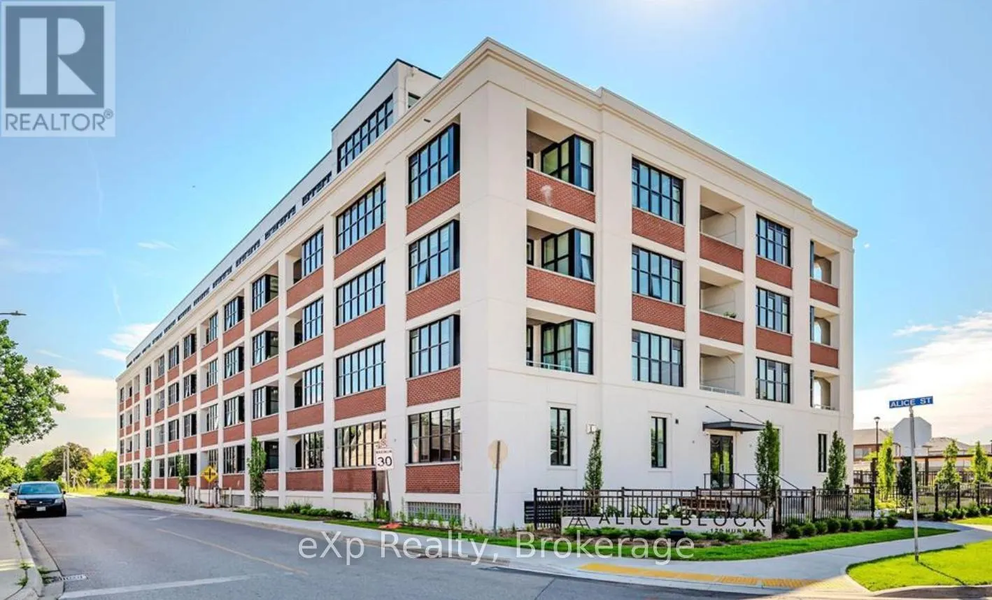 205 - 120 HURON STREET, #205