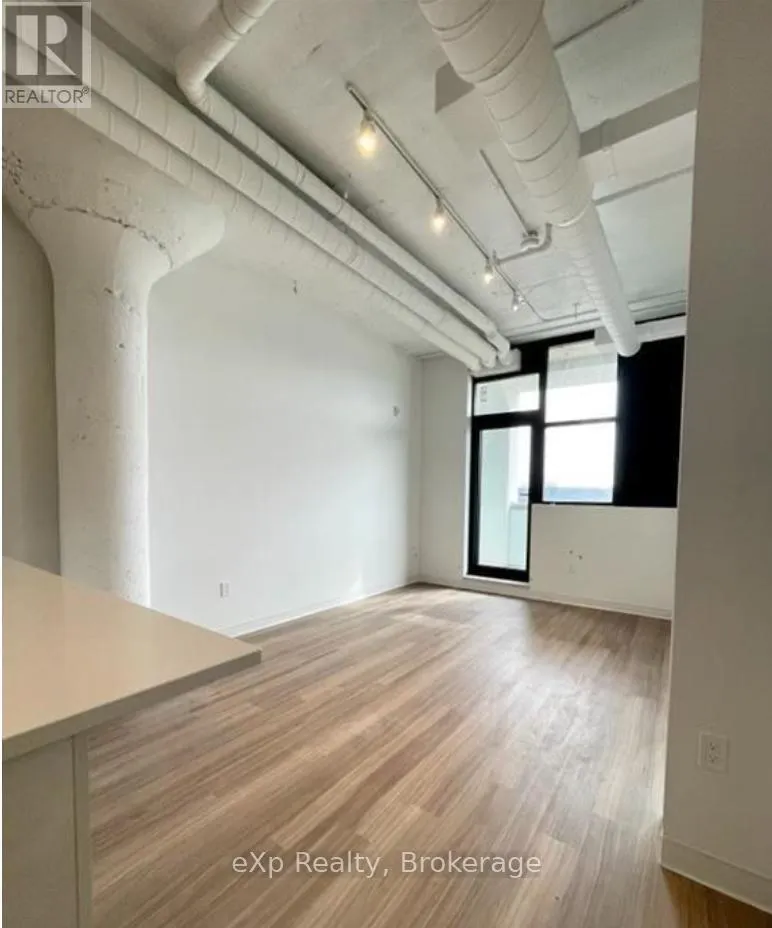 205 - 120 HURON STREET, #205