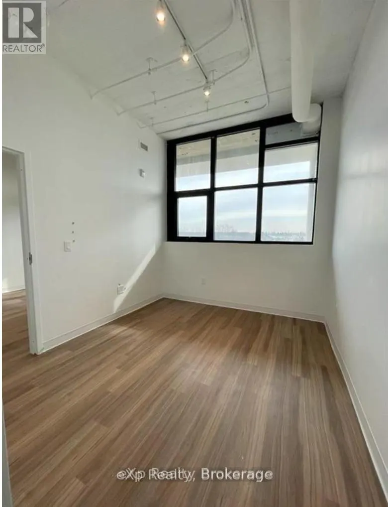 205 - 120 HURON STREET, #205