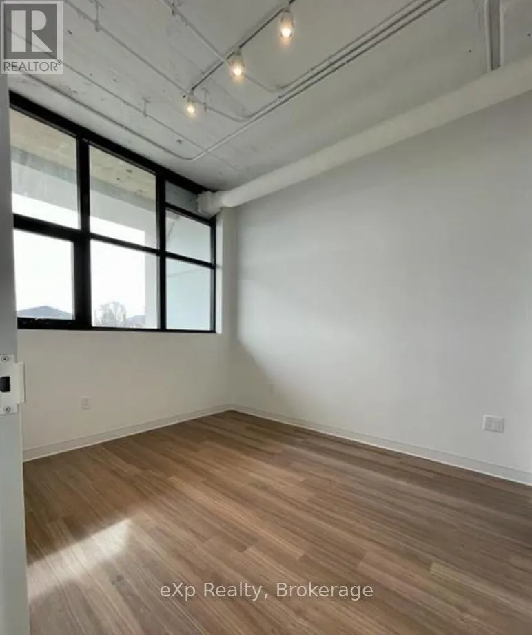 205 - 120 HURON STREET, #205