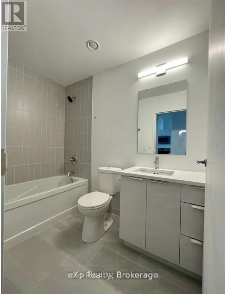 205 - 120 HURON STREET, #205