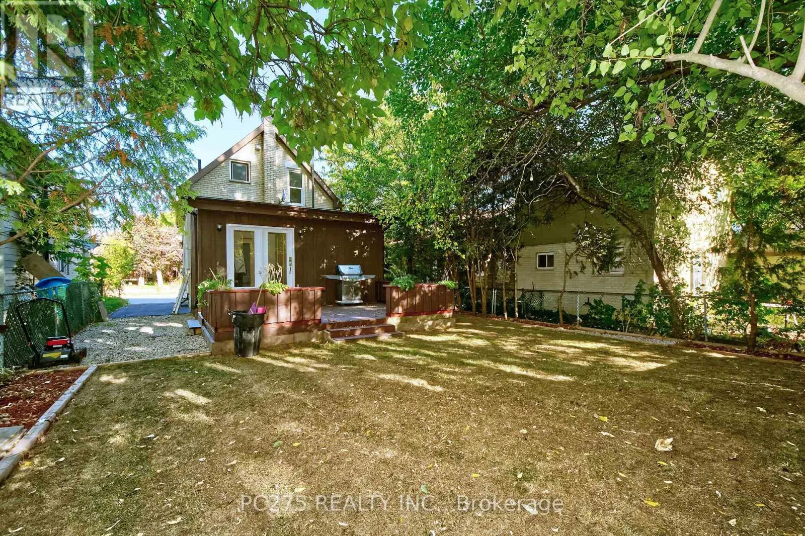 549 QUEBEC STREET