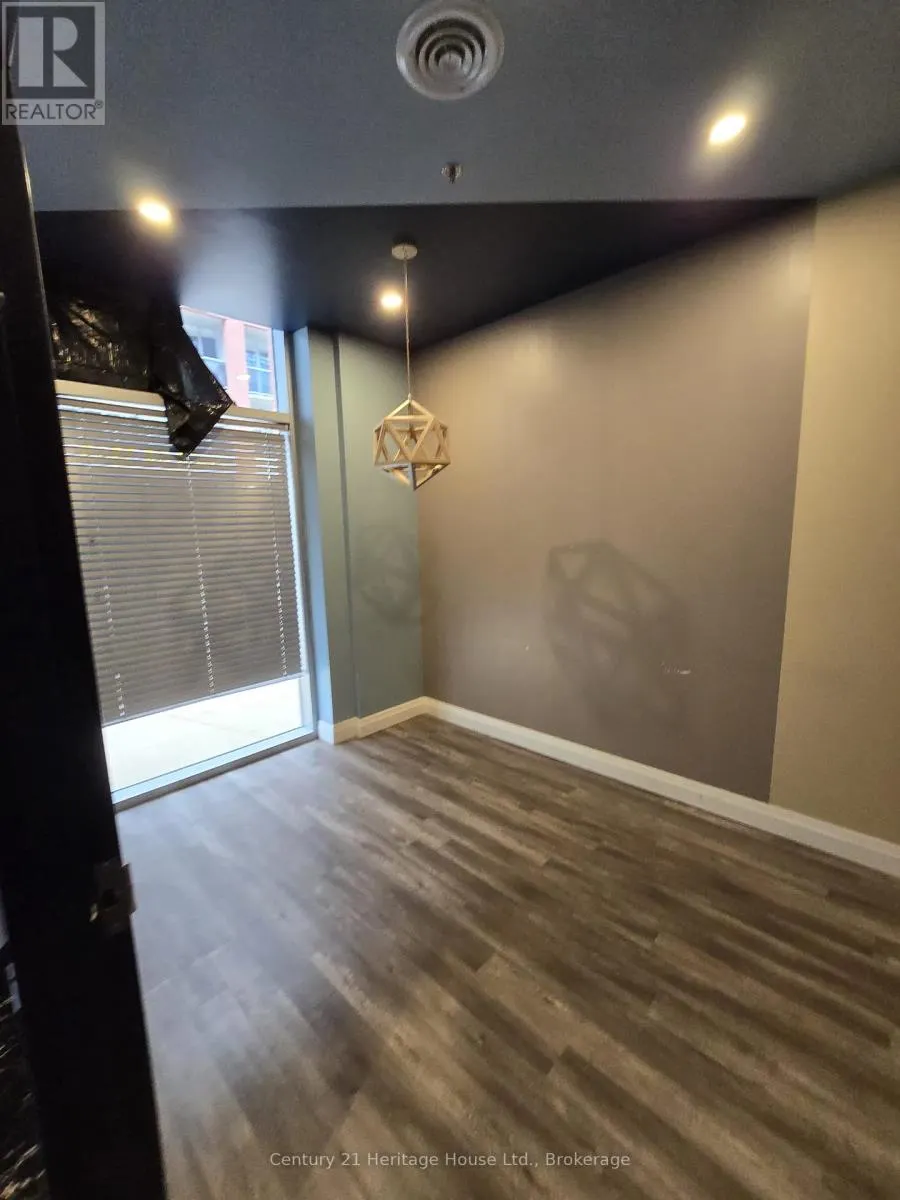 217 - 130 COLUMBIA STREET W, #217
