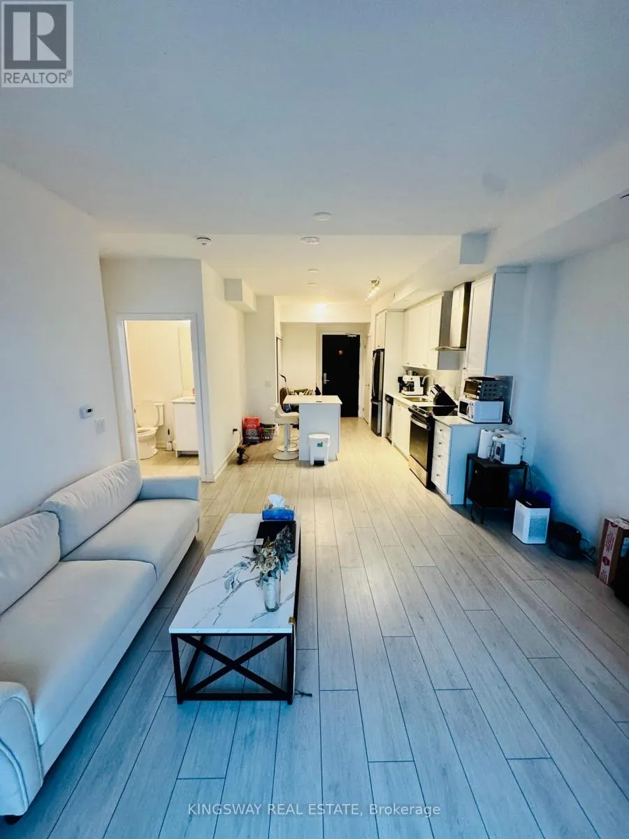 1807 - 55 DUKE STREET W