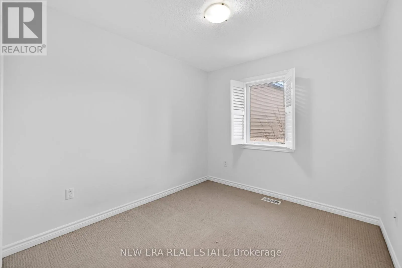 34 ARLINGTON CRESCENT