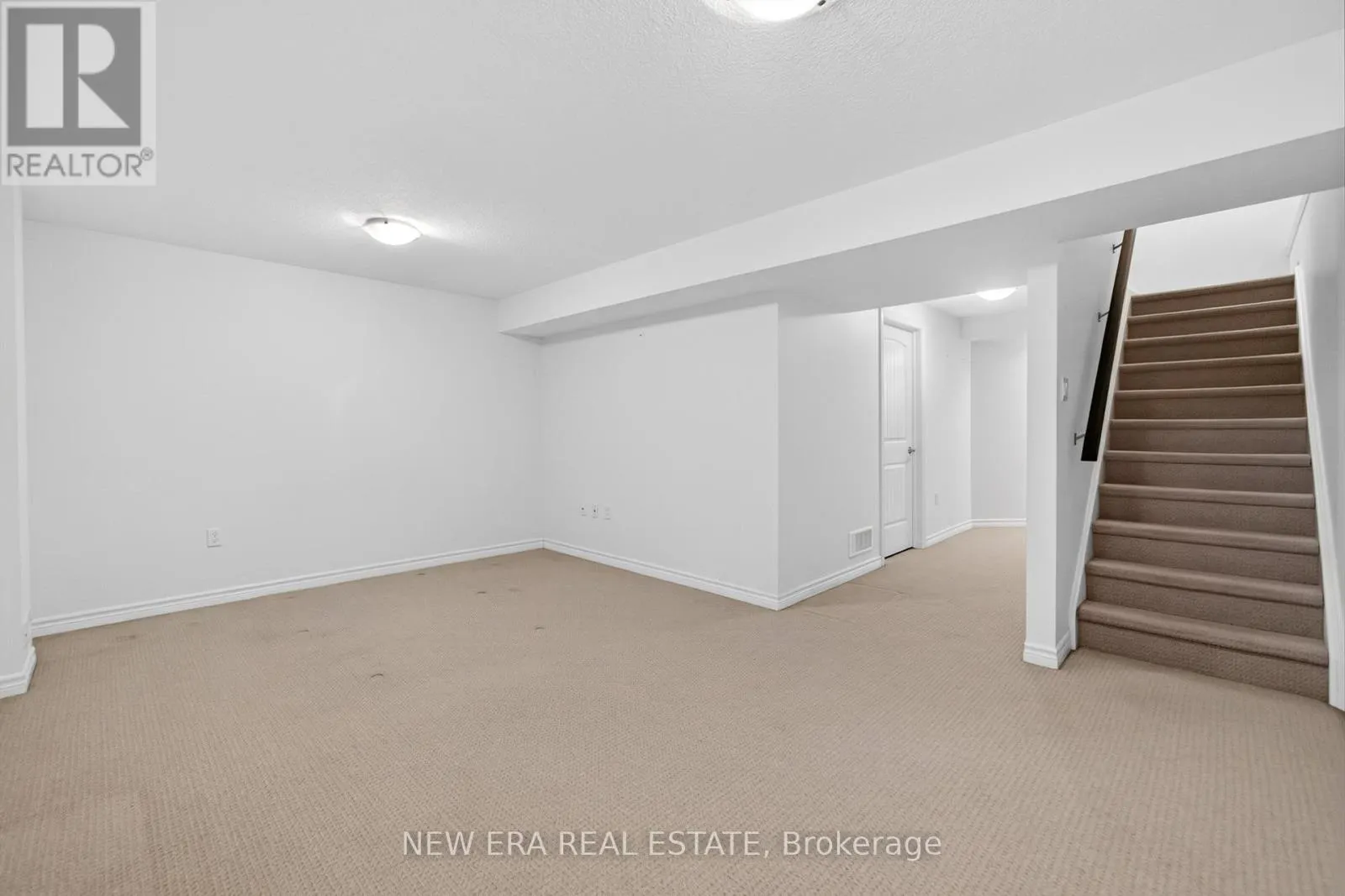 34 ARLINGTON CRESCENT