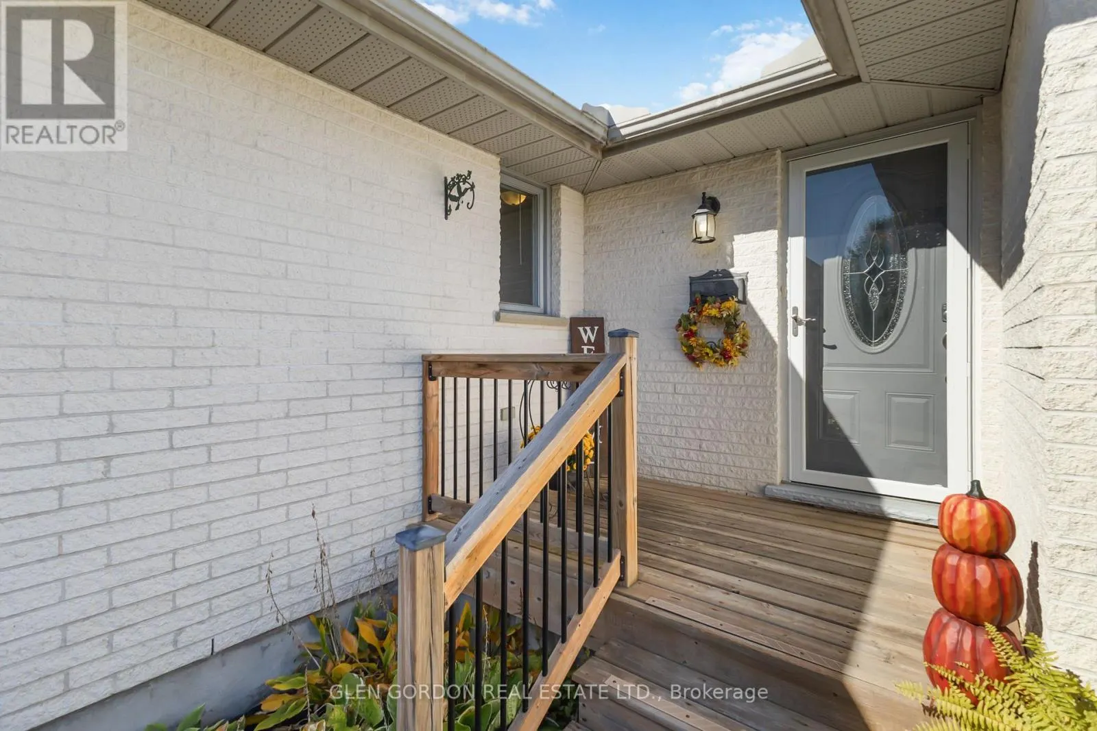 71 PARKVIEW CRESCENT