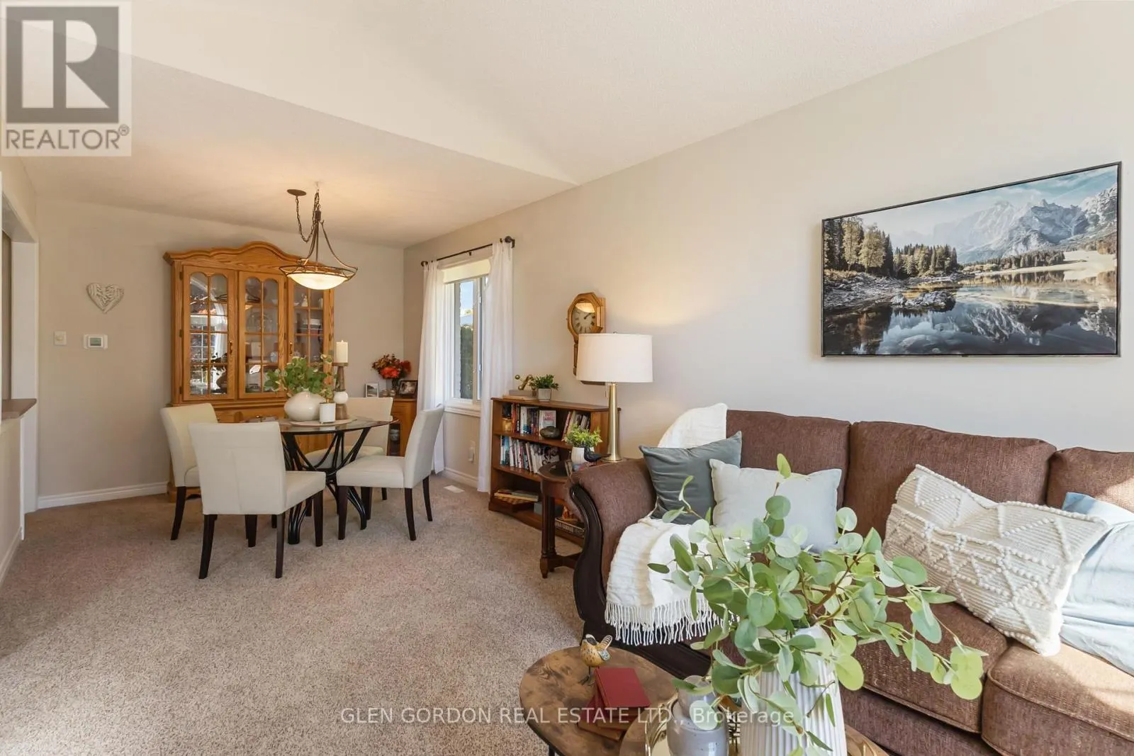 71 PARKVIEW CRESCENT