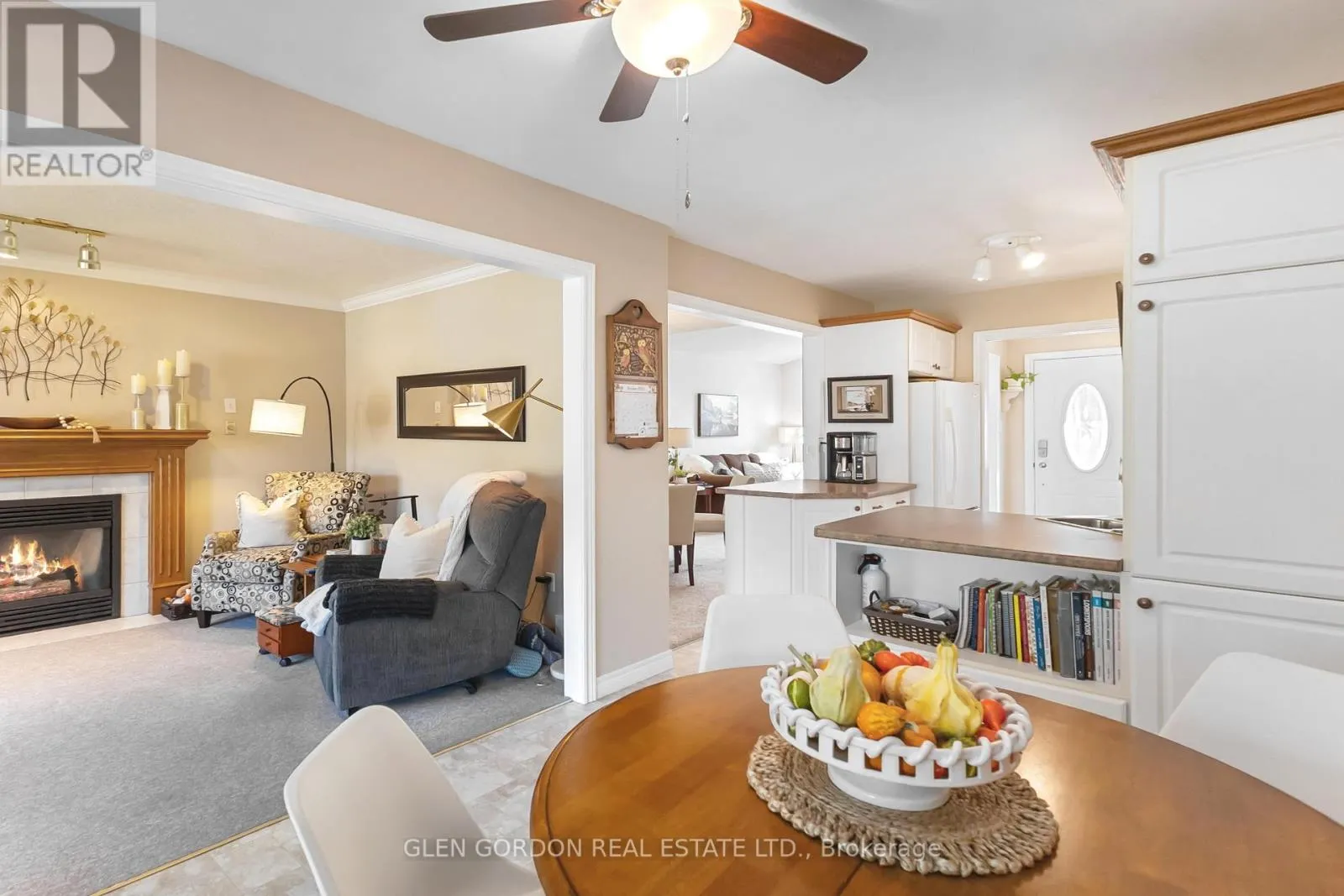 71 PARKVIEW CRESCENT