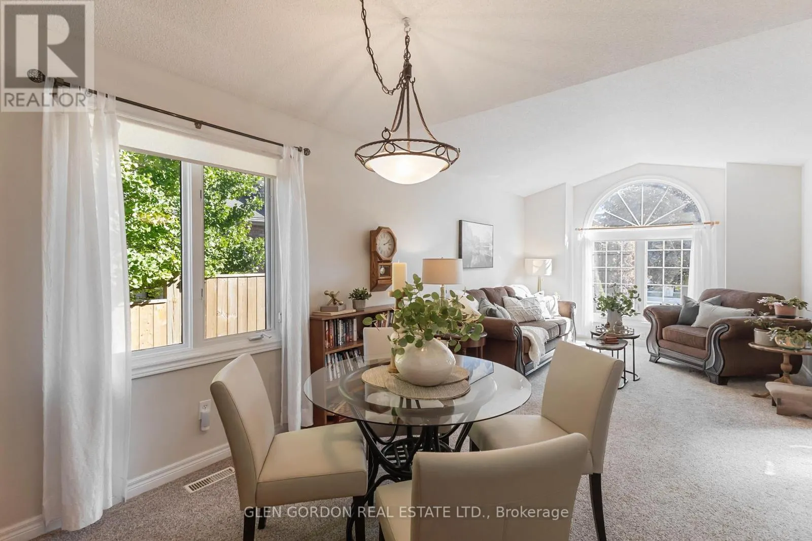 71 PARKVIEW CRESCENT