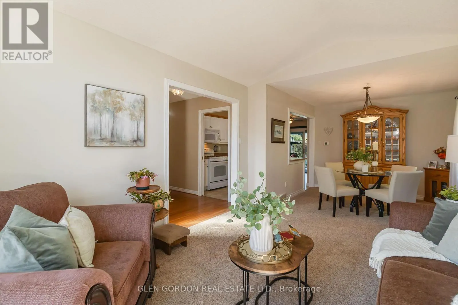 71 PARKVIEW CRESCENT