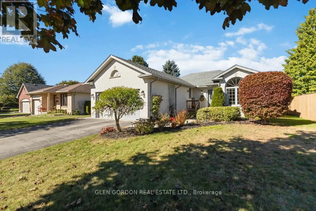 71 PARKVIEW CRESCENT
