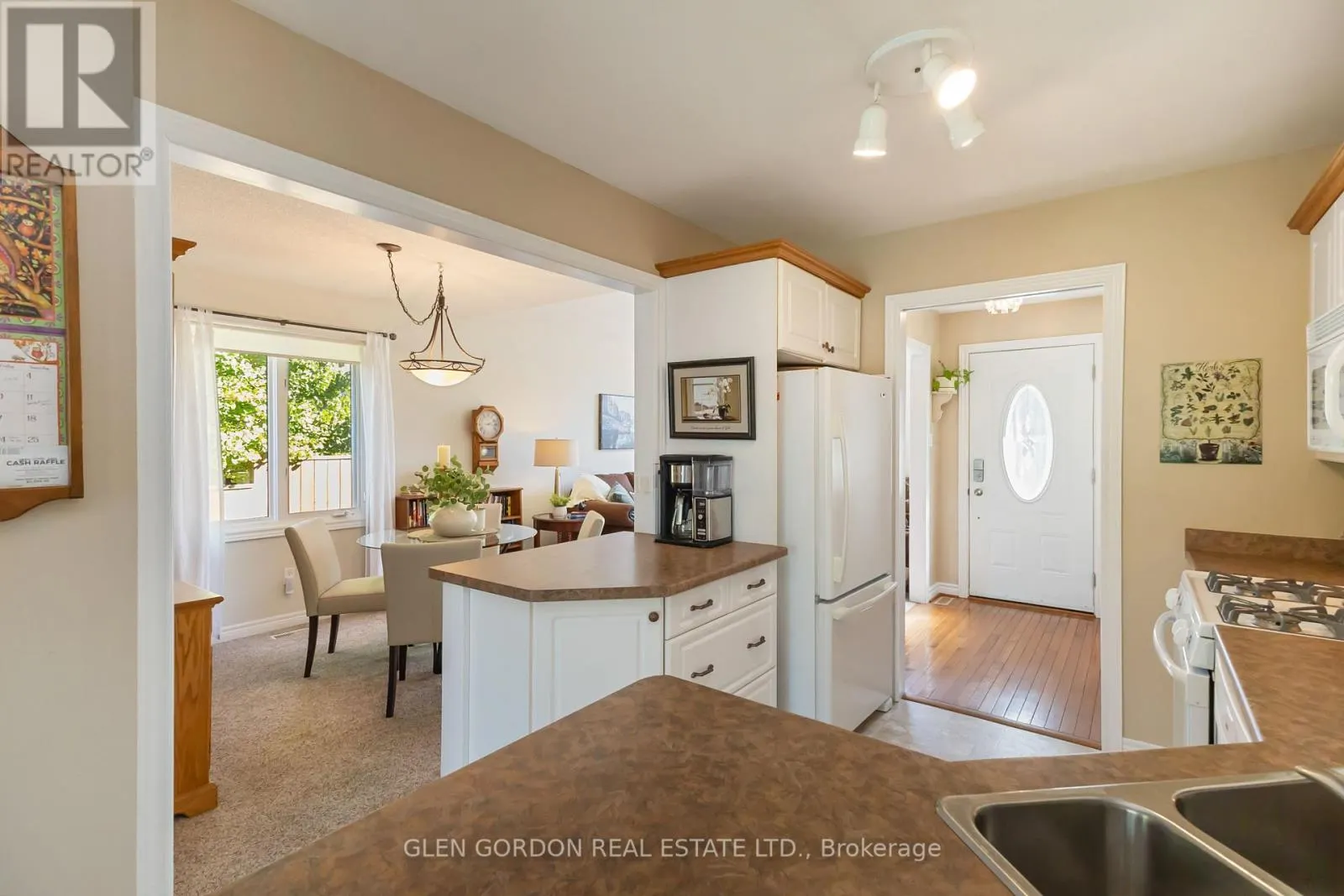 71 PARKVIEW CRESCENT