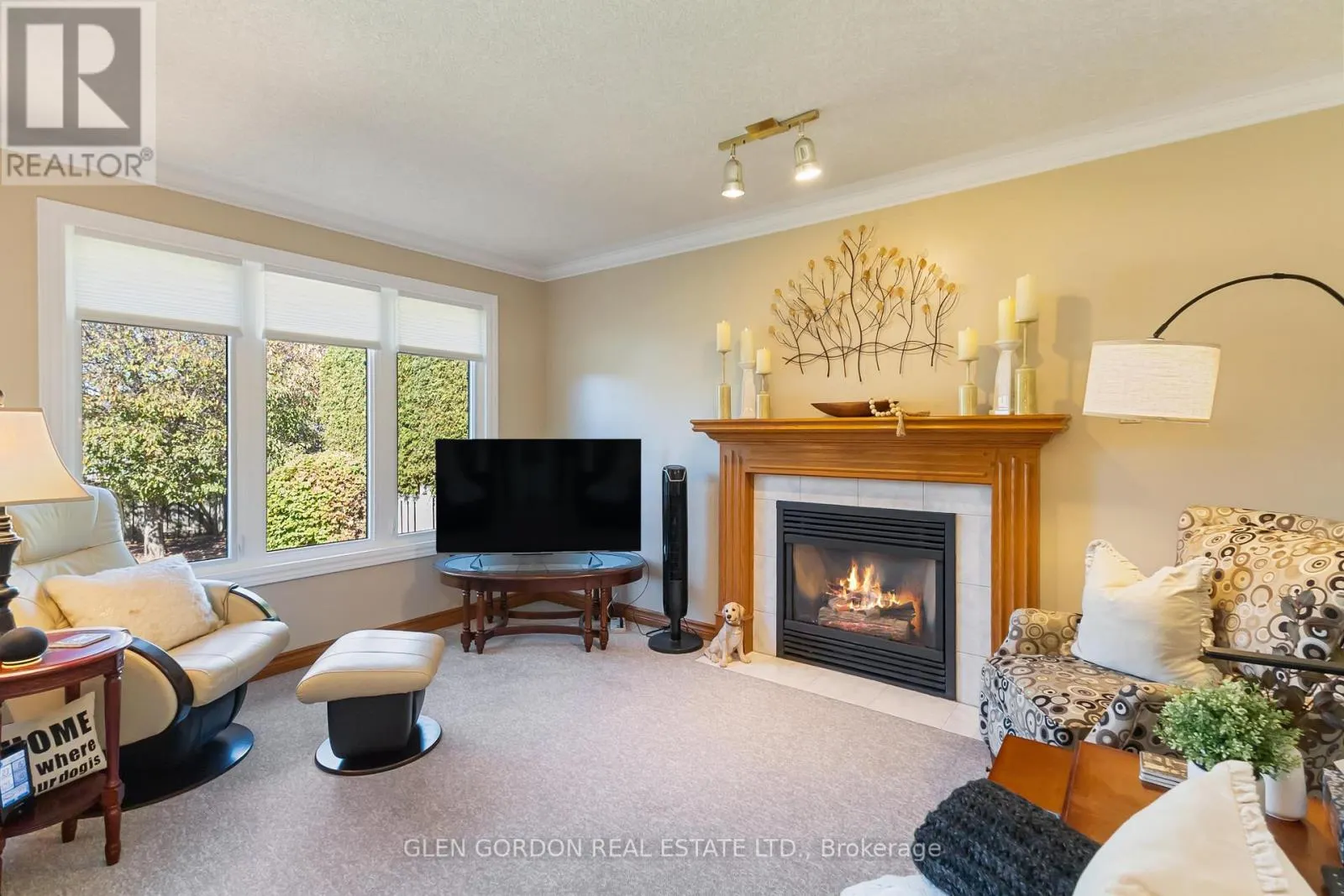 71 PARKVIEW CRESCENT