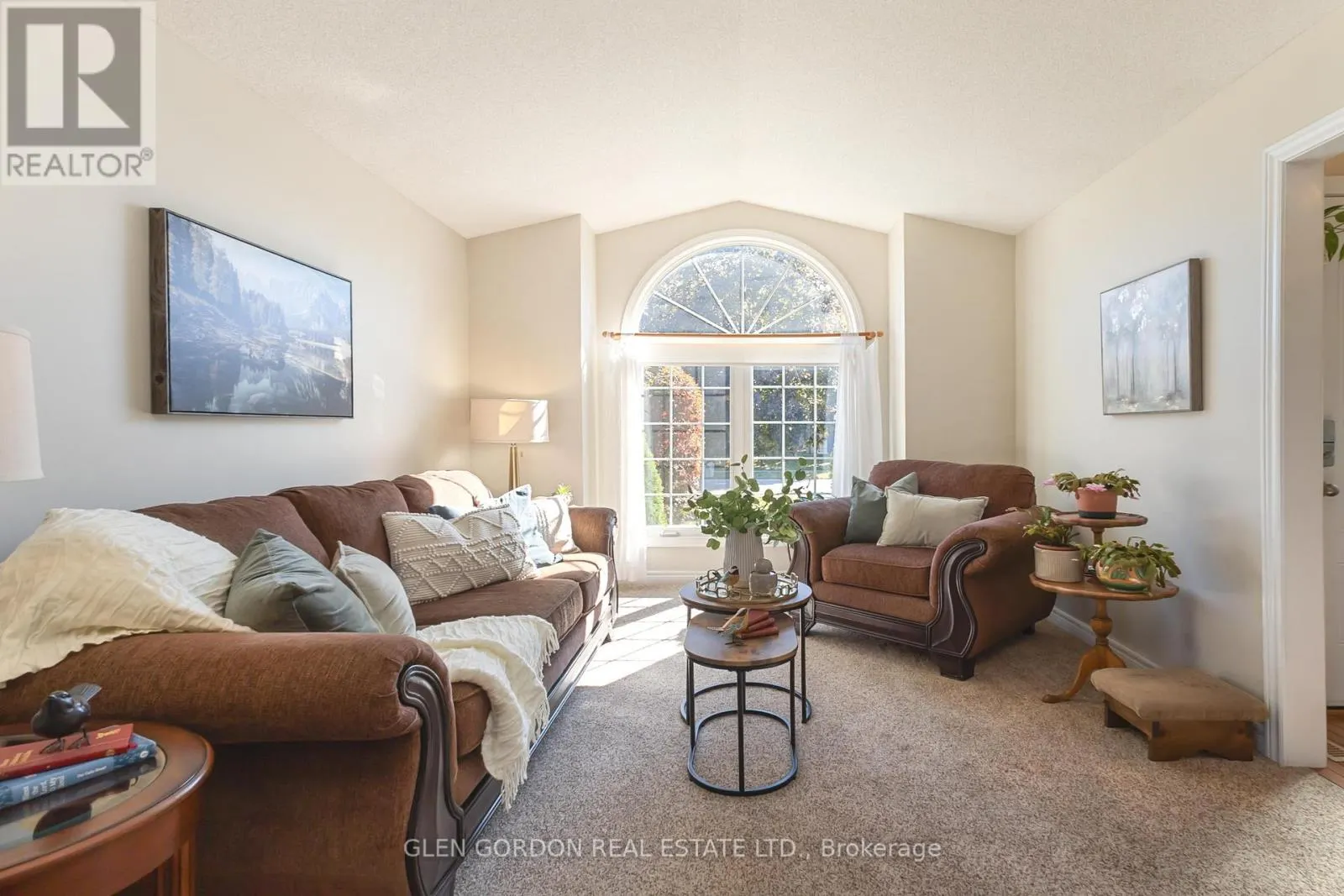 71 PARKVIEW CRESCENT