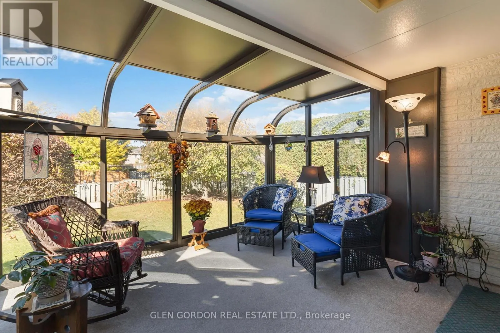 71 PARKVIEW CRESCENT
