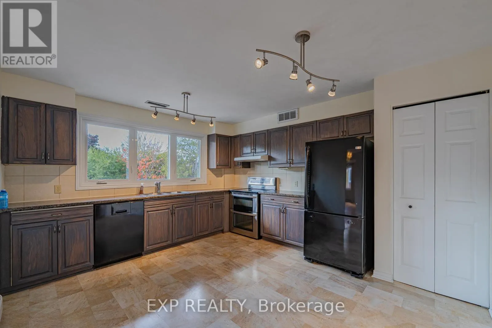 208 STRATAS COURT