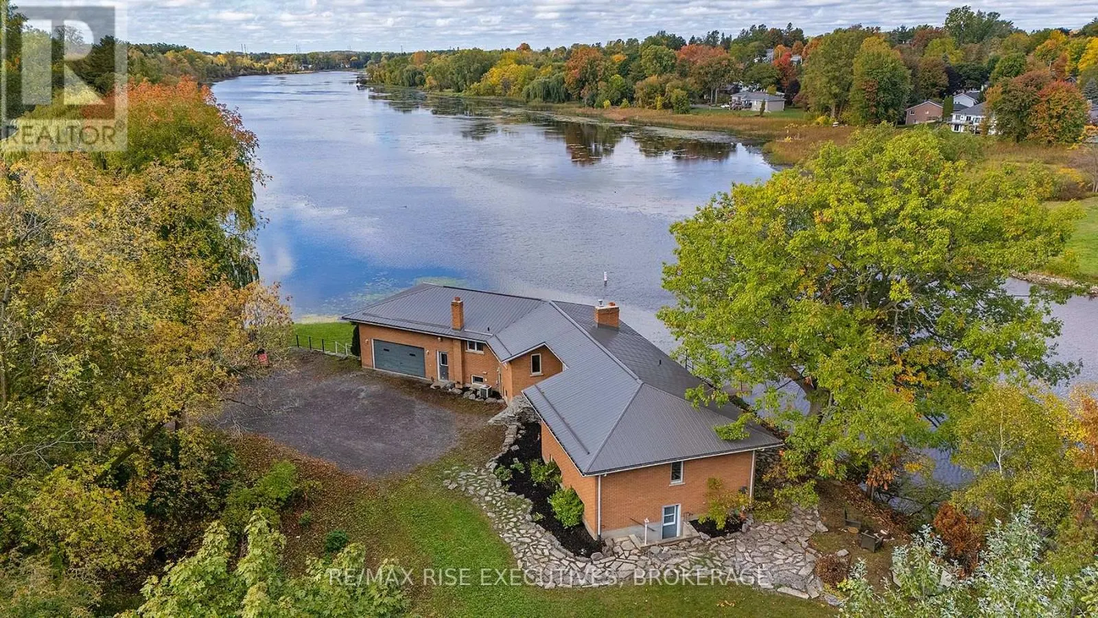 71 RIVER ROAD W