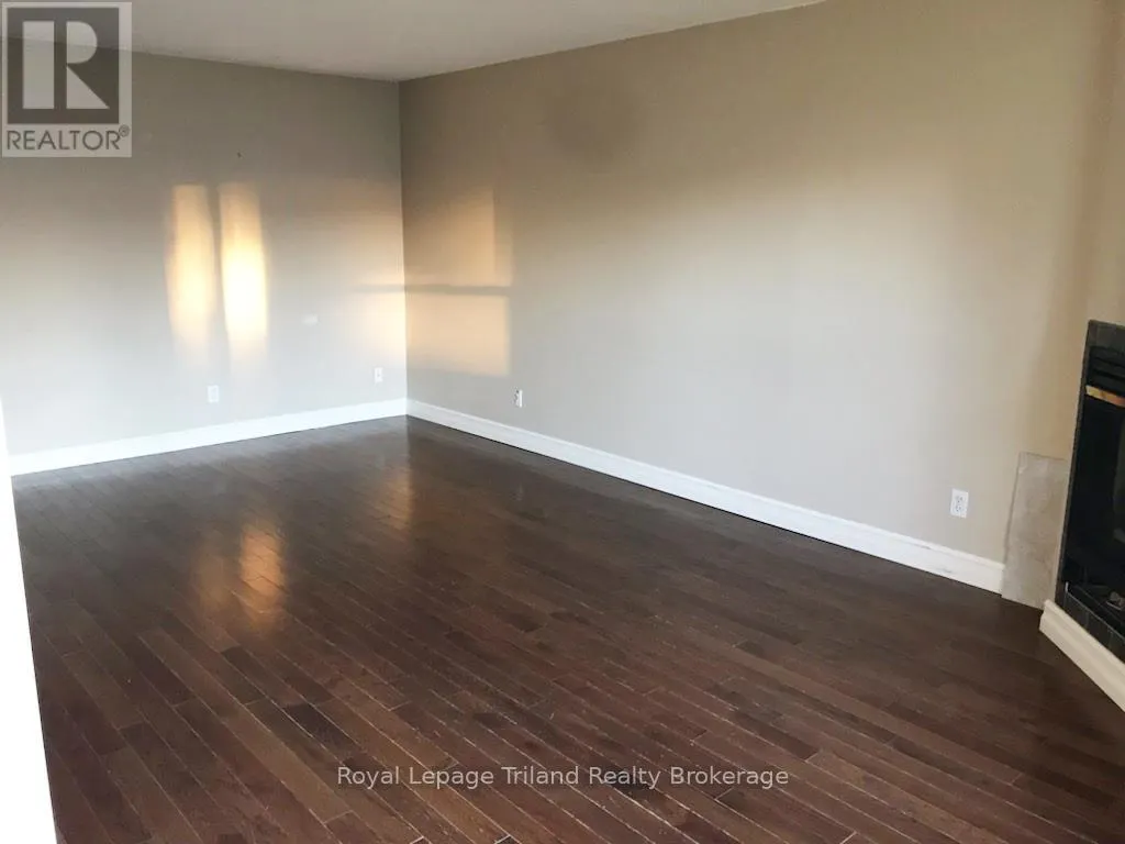 UNIT 5 - 395 SPRINGBANK AVENUE N, #Unit 5