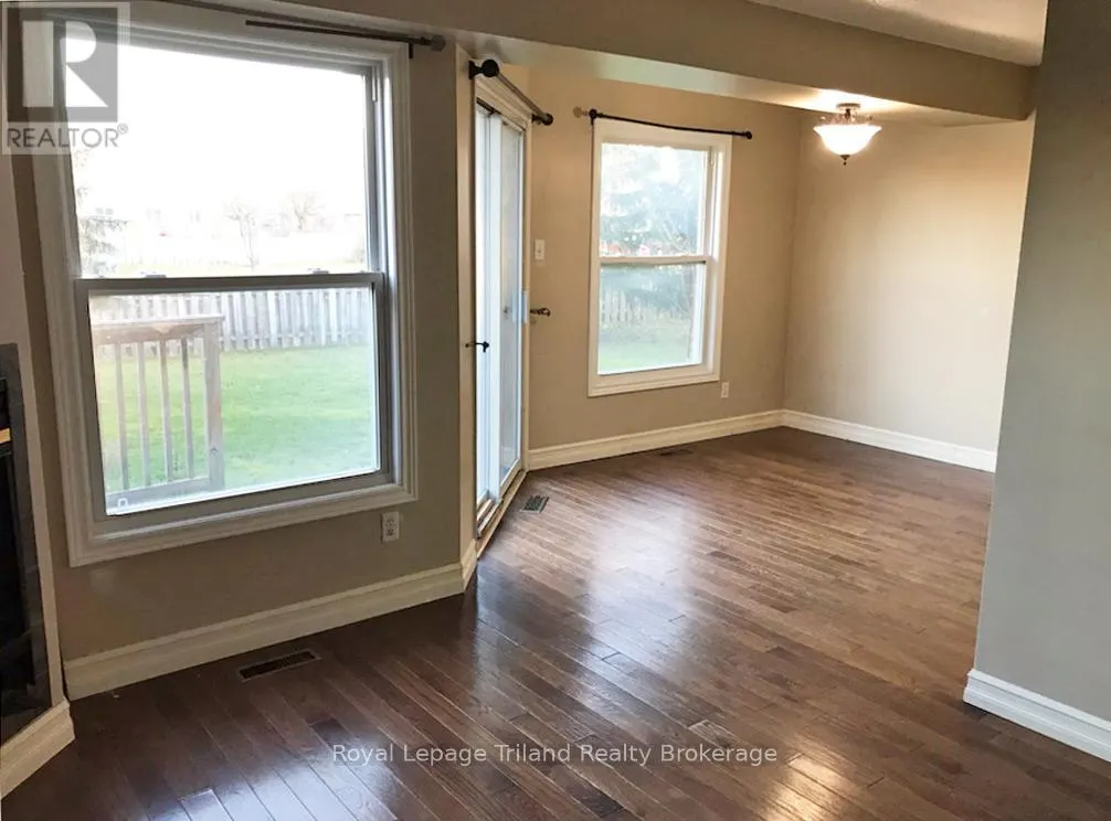 UNIT 5 - 395 SPRINGBANK AVENUE N, #Unit 5