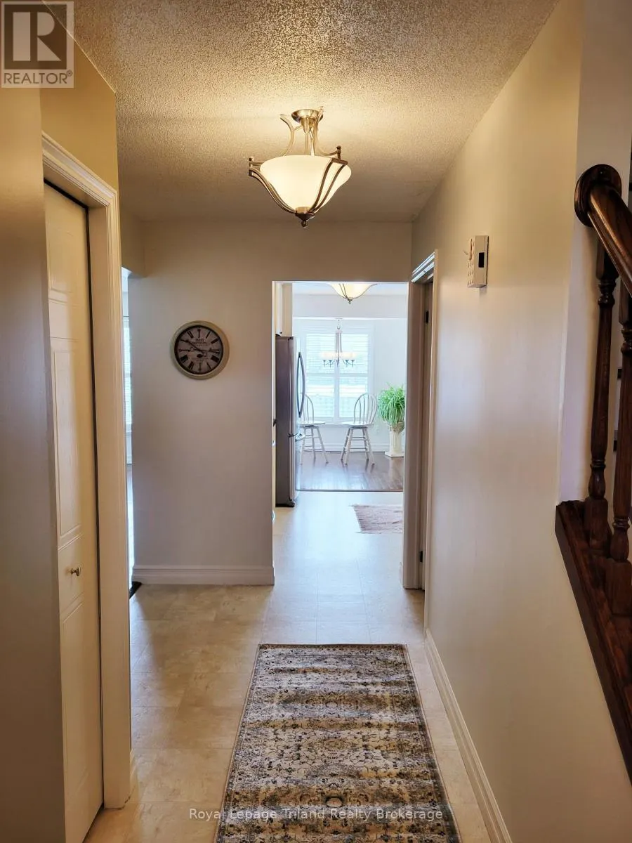UNIT 5 - 395 SPRINGBANK AVENUE N, #Unit 5