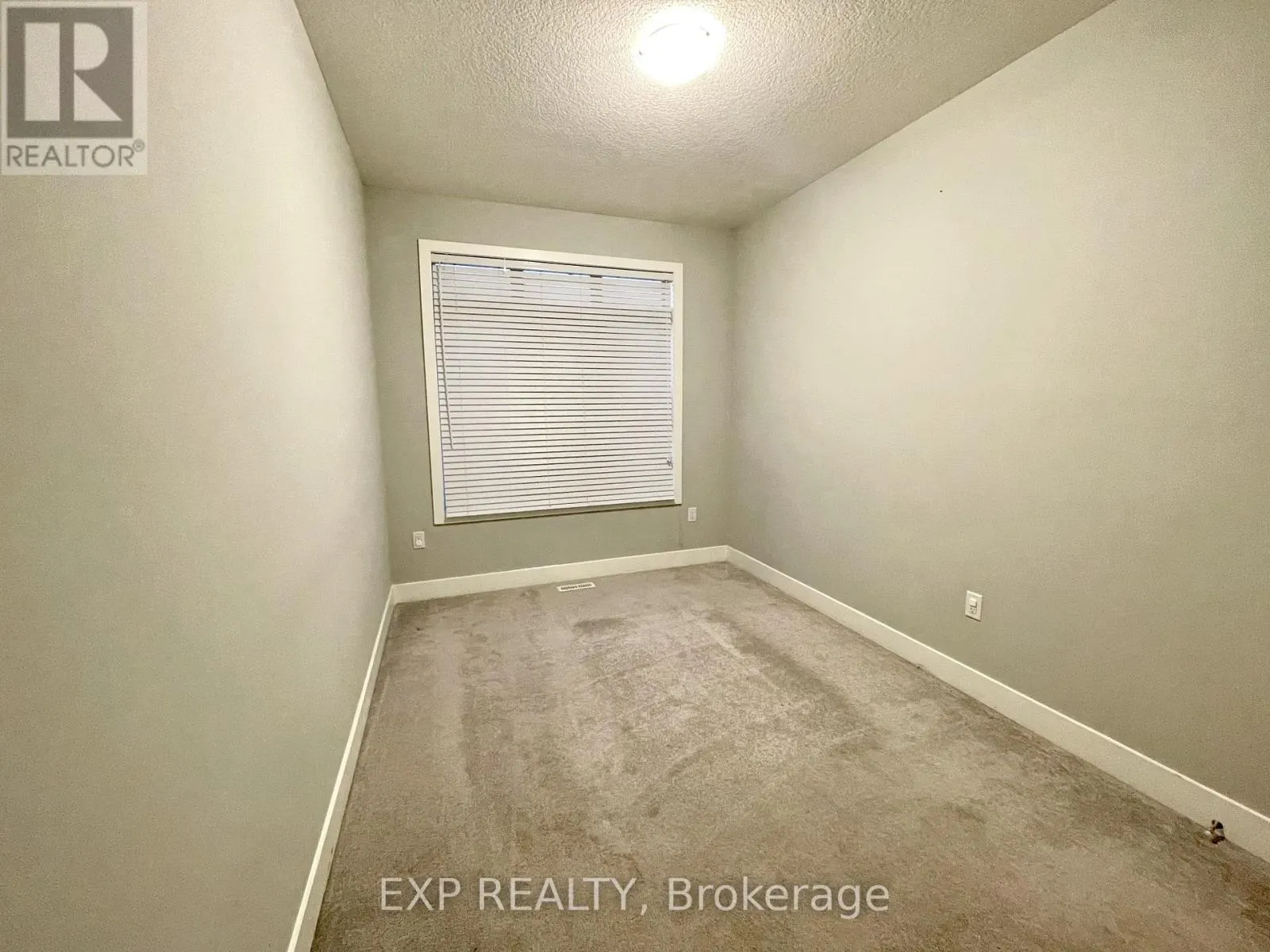 52 - 2284 EVANS BOULEVARD, #52
