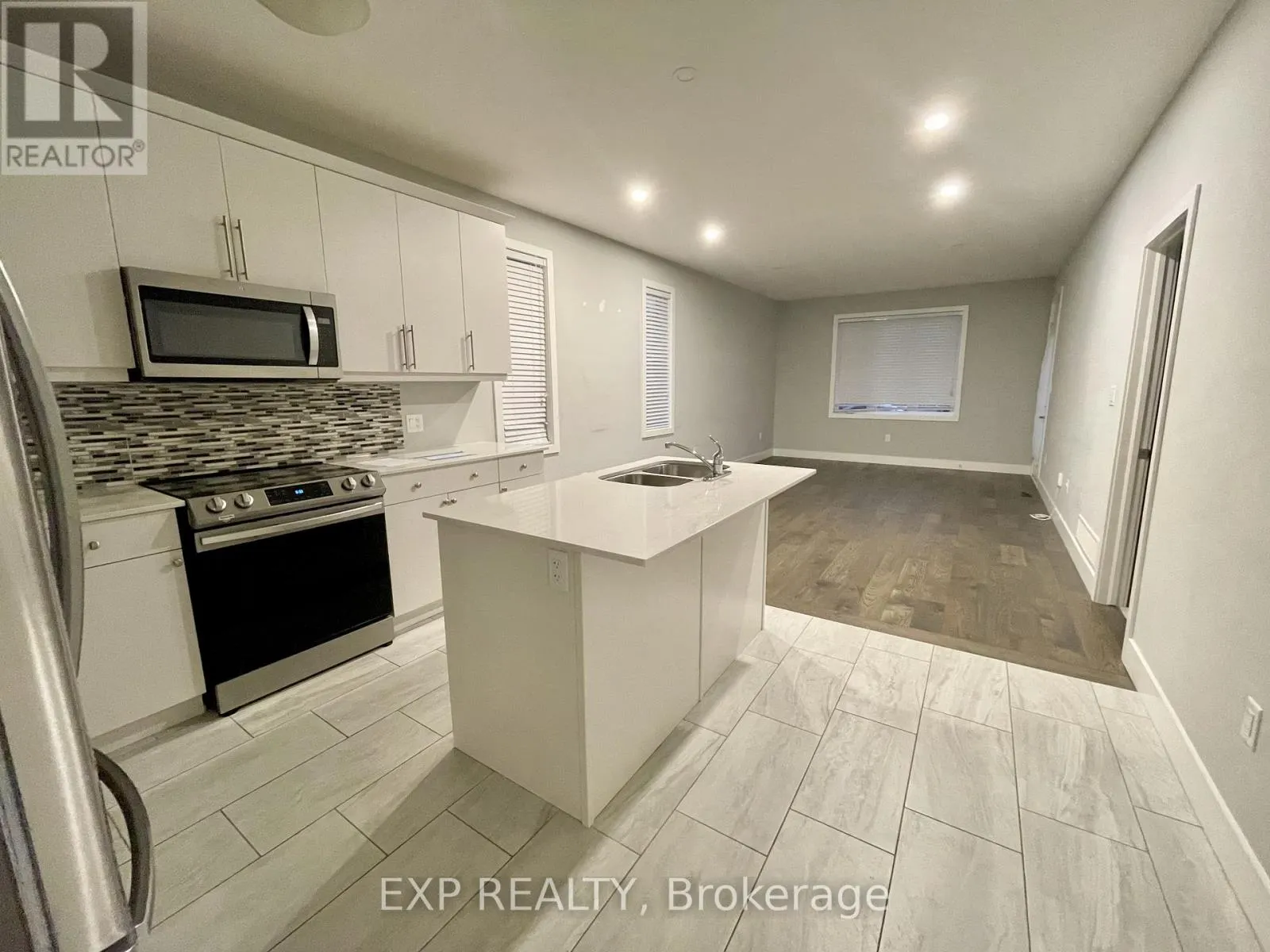 52 - 2284 EVANS BOULEVARD, #52
