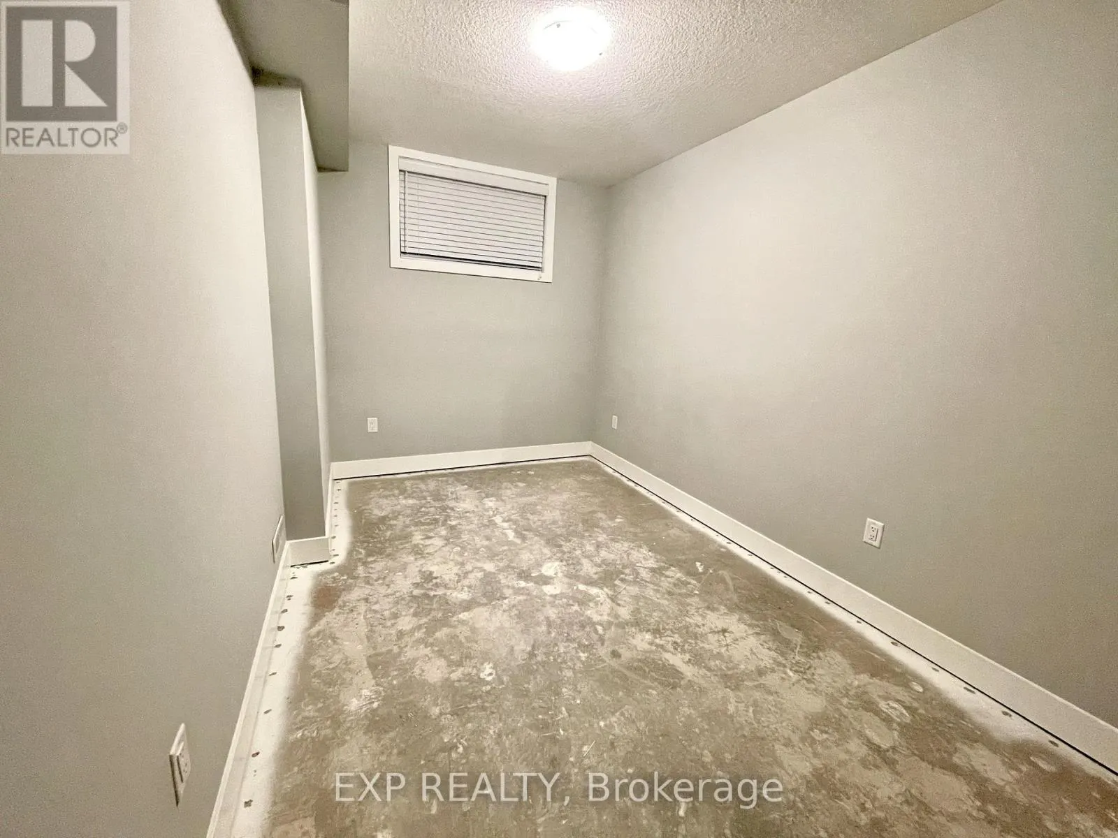 52 - 2284 EVANS BOULEVARD, #52