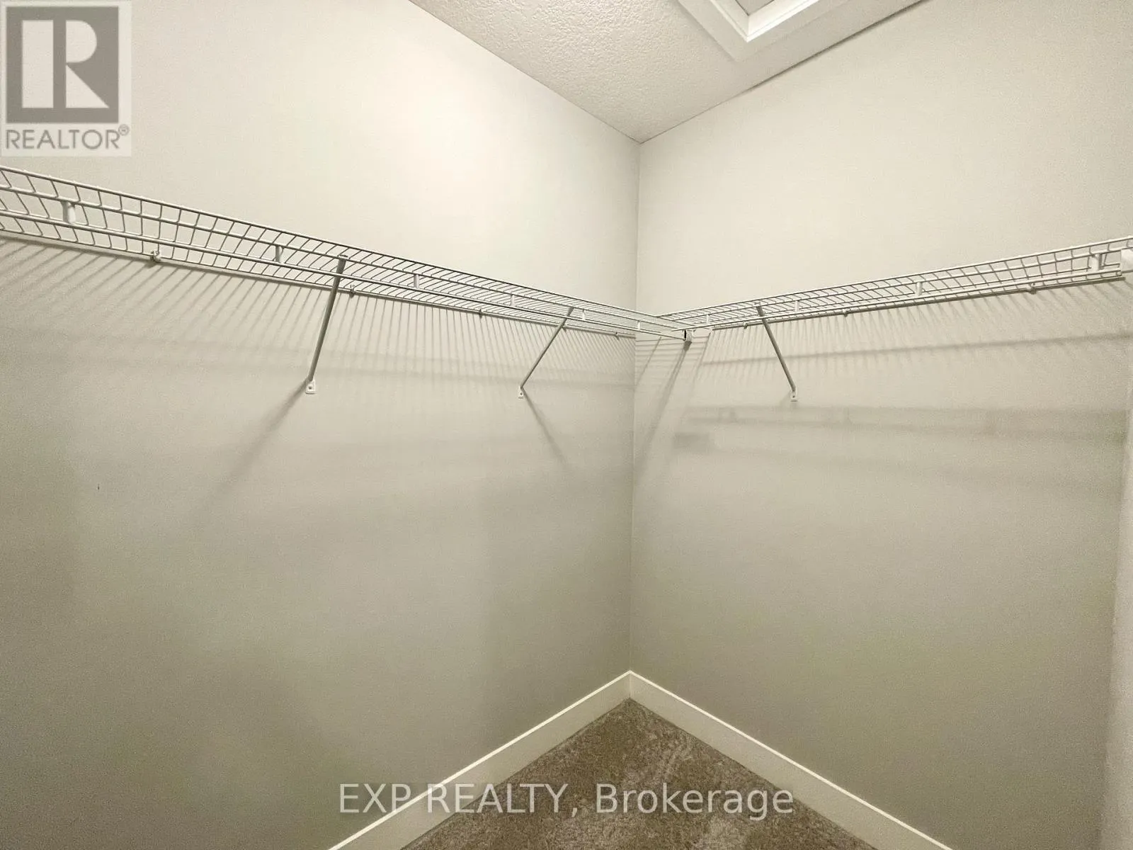 52 - 2284 EVANS BOULEVARD, #52