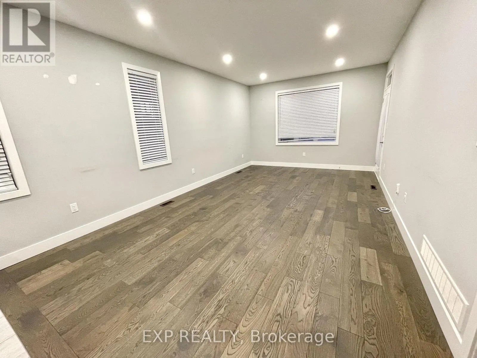 52 - 2284 EVANS BOULEVARD, #52