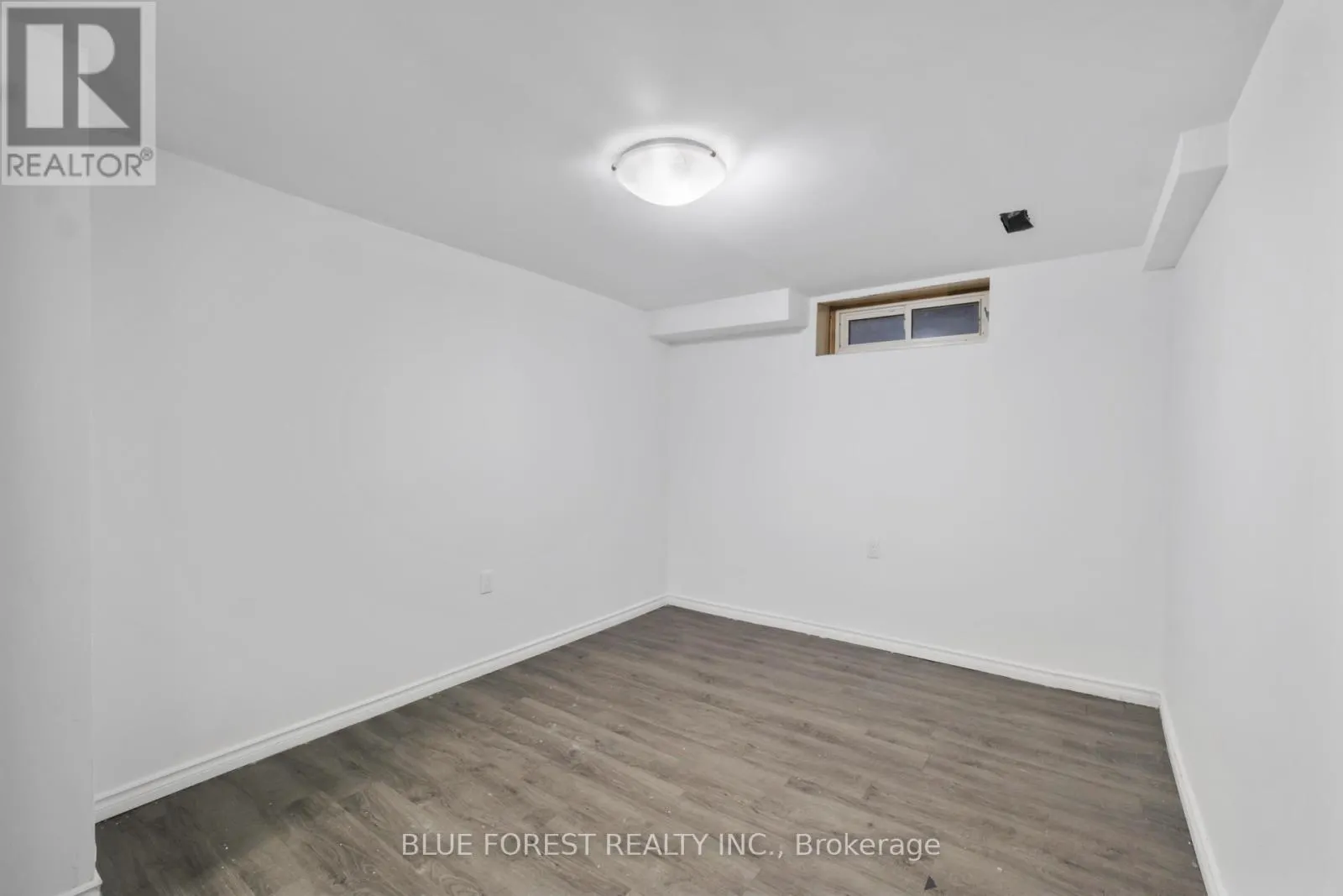 15 - 696 WONDERLAND ROAD S, #15