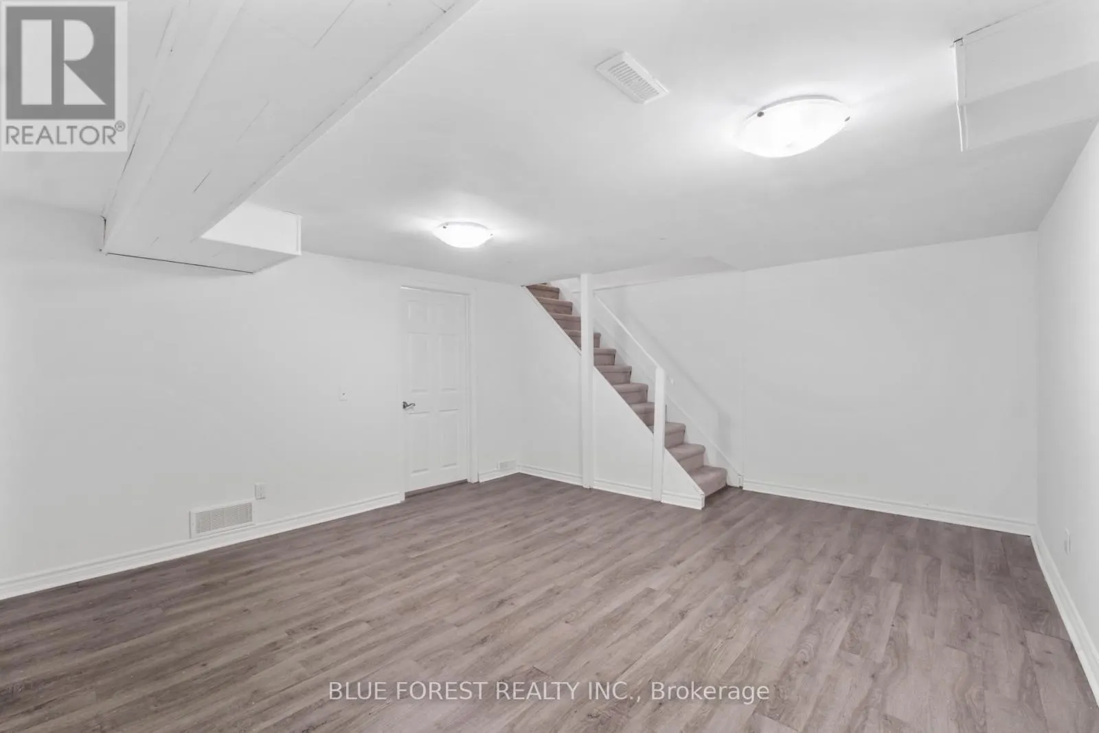 15 - 696 WONDERLAND ROAD S, #15
