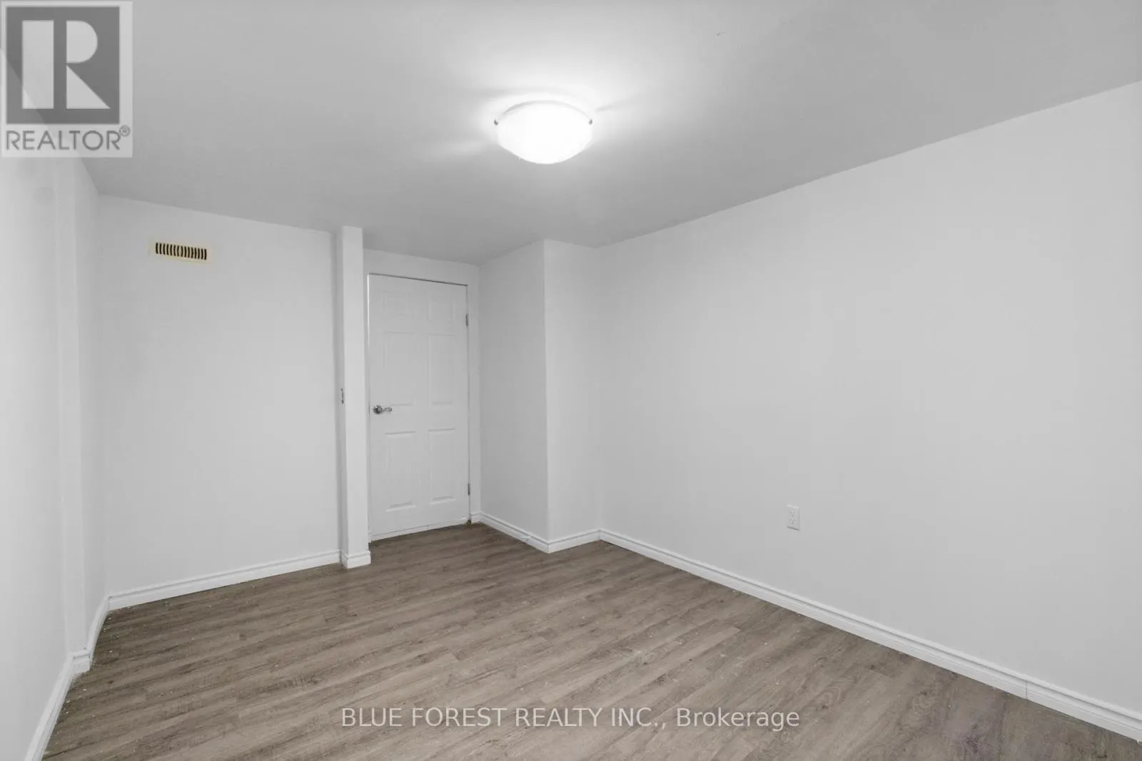 15 - 696 WONDERLAND ROAD S, #15