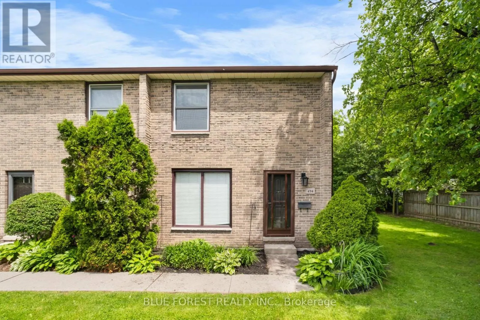15 - 696 WONDERLAND ROAD S, #15
