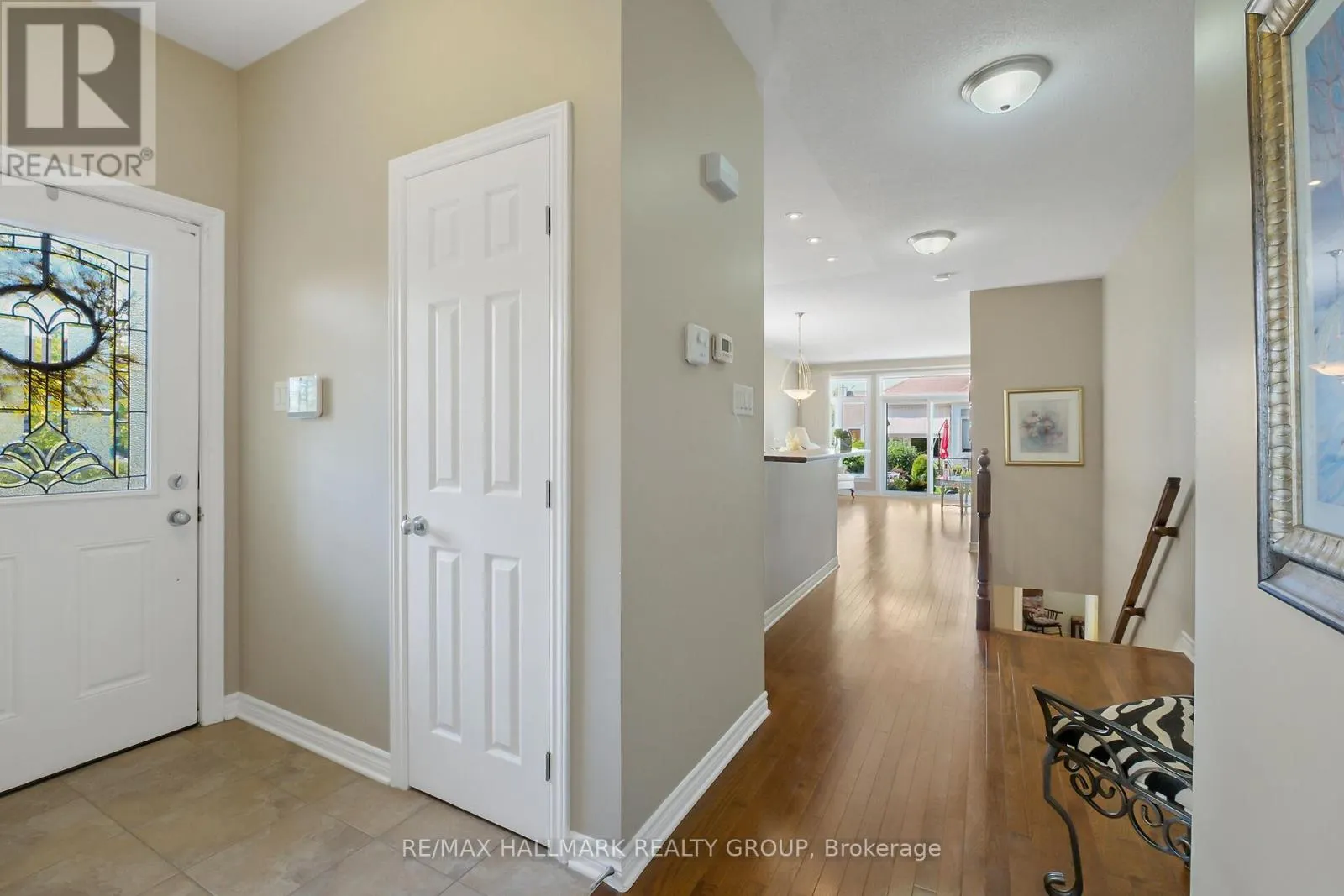 325 FARINCOURT CRESCENT