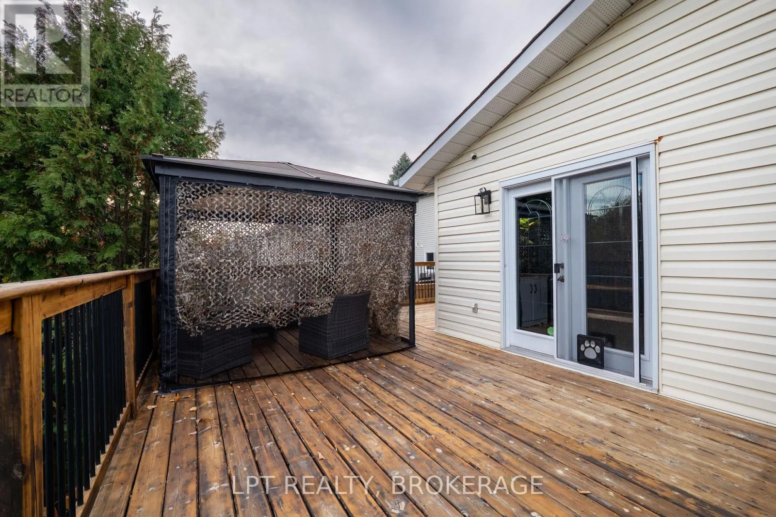 697 MACDONALD DRIVE