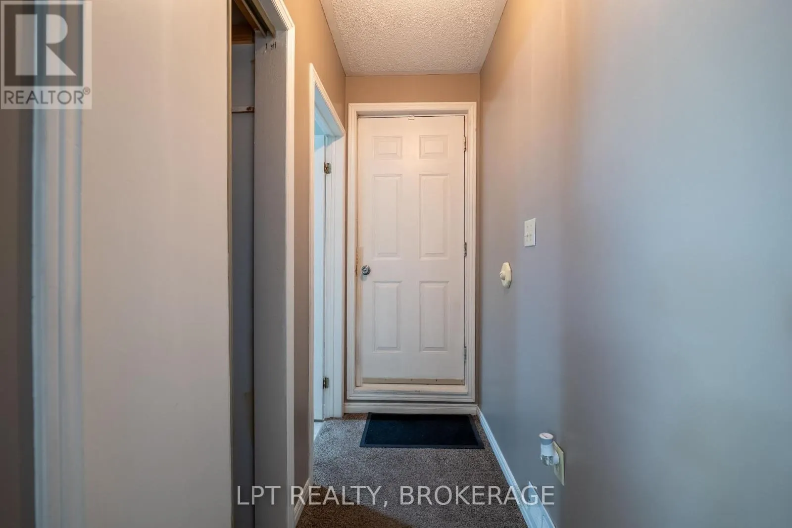 697 MACDONALD DRIVE