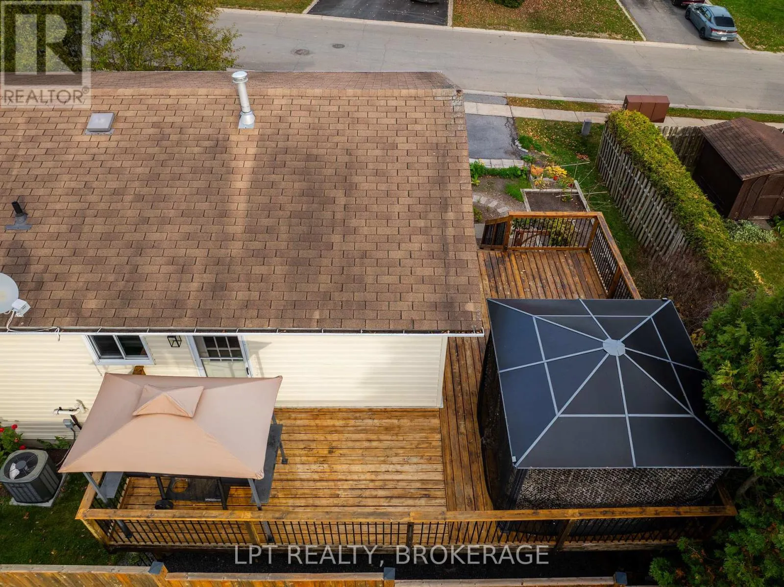 697 MACDONALD DRIVE