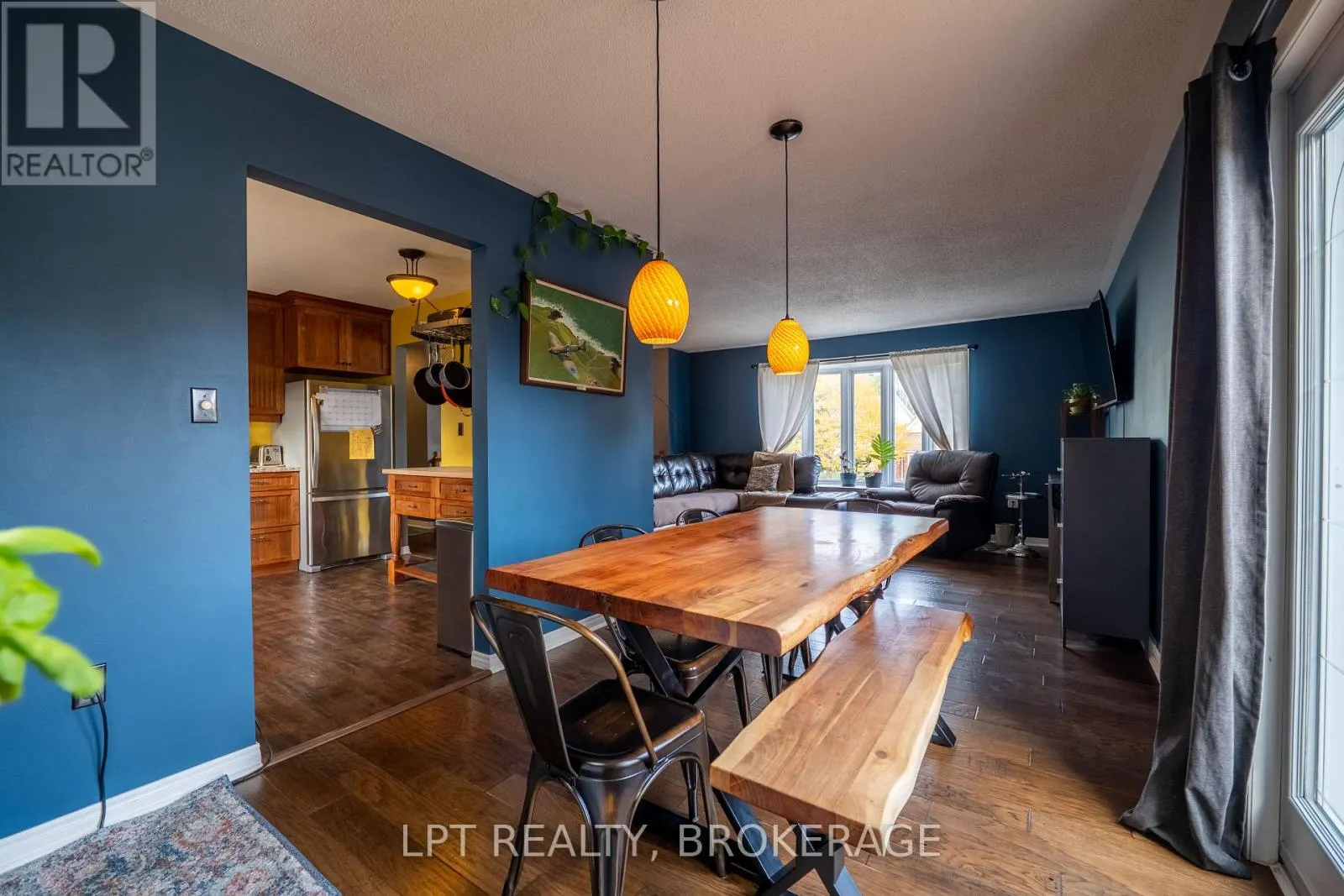 697 MACDONALD DRIVE
