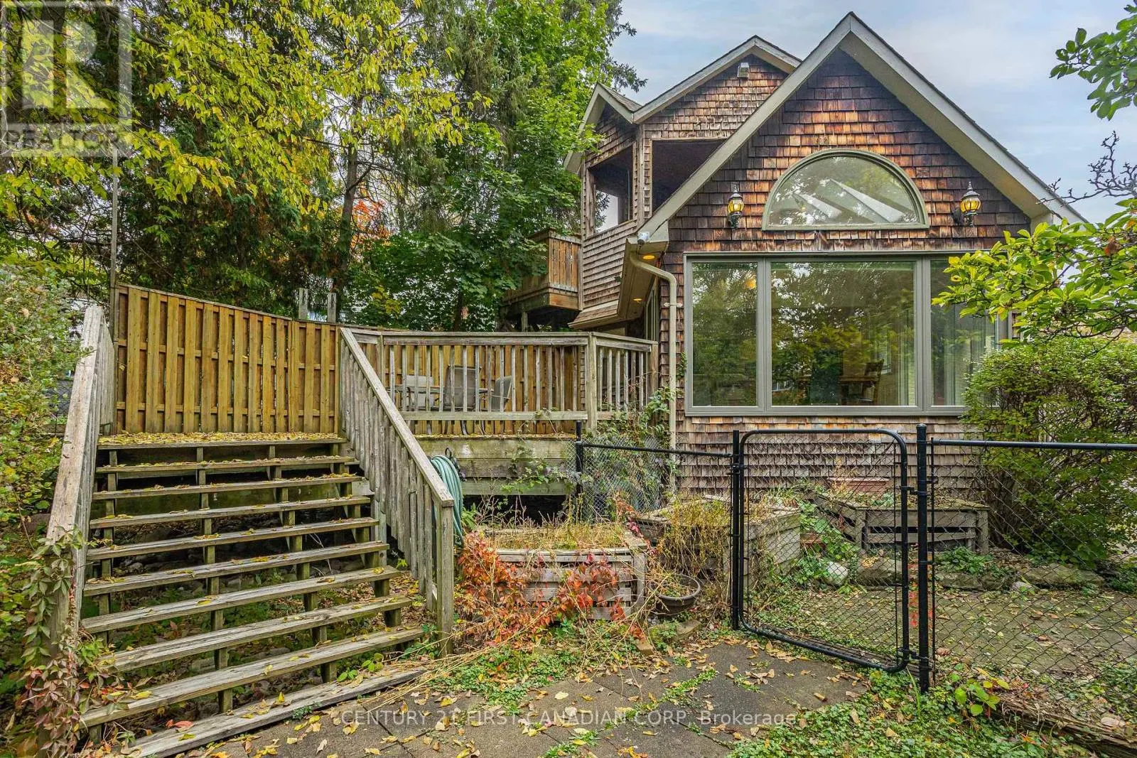 16 WOODWARD AVENUE