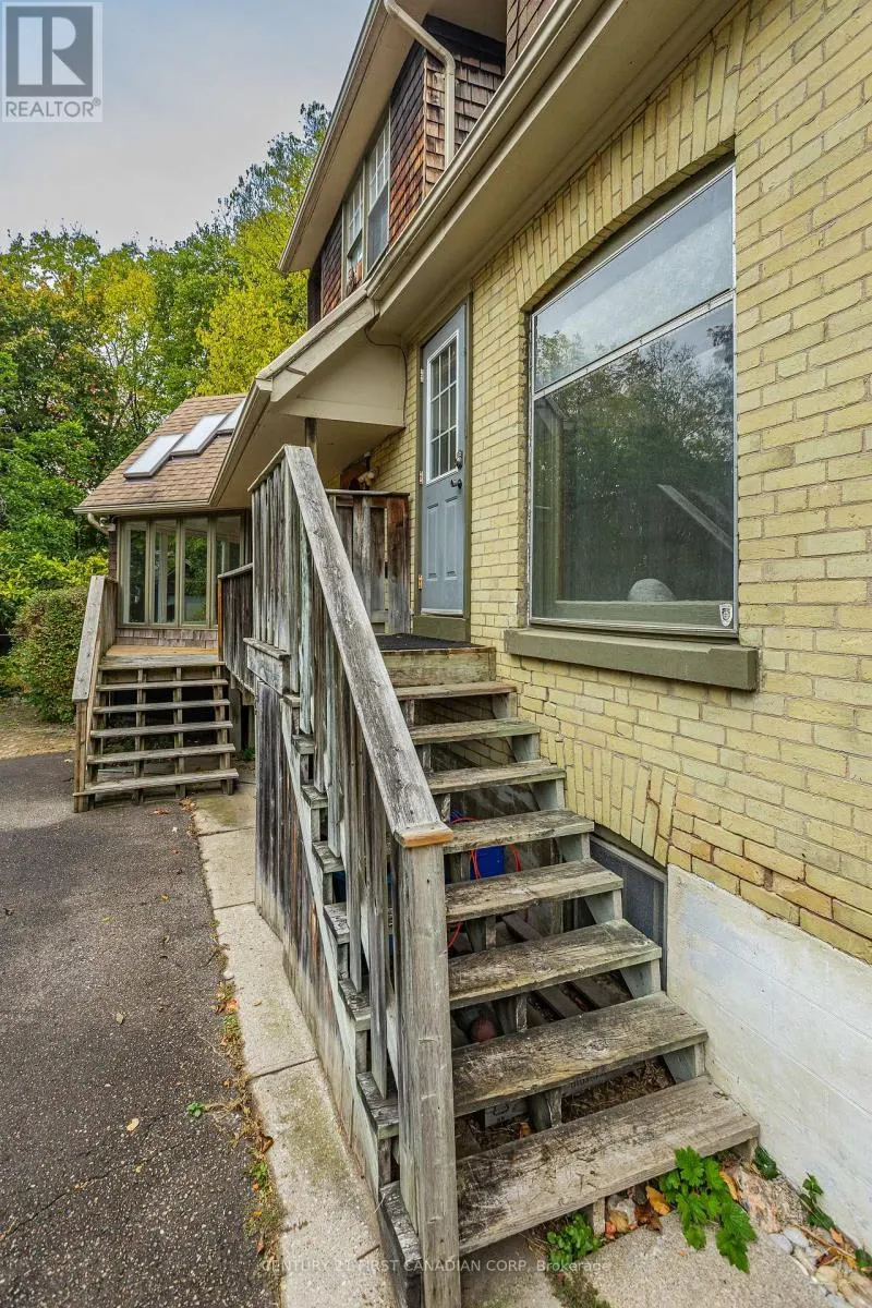 16 WOODWARD AVENUE
